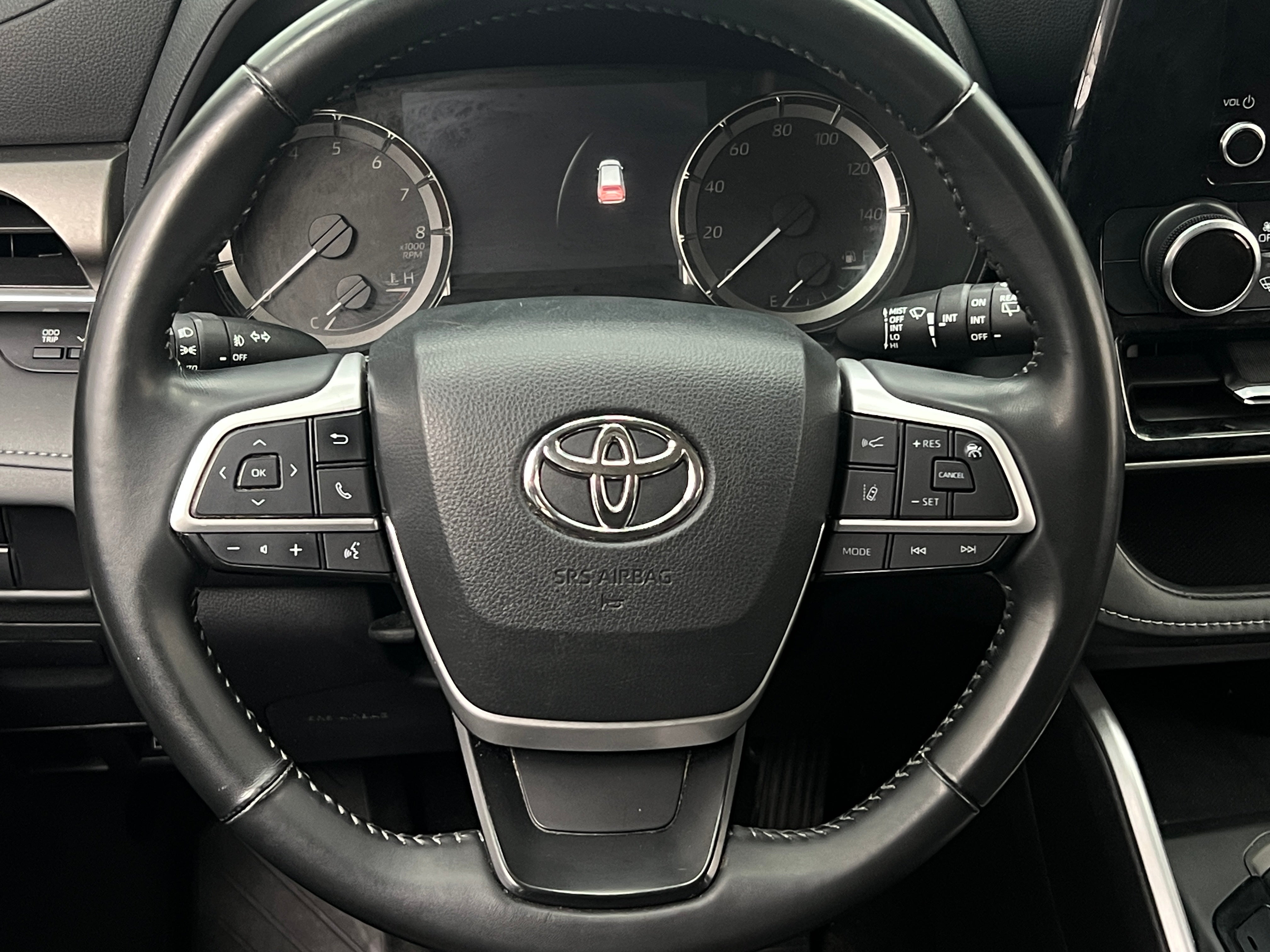 2023 Toyota Highlander LE 5