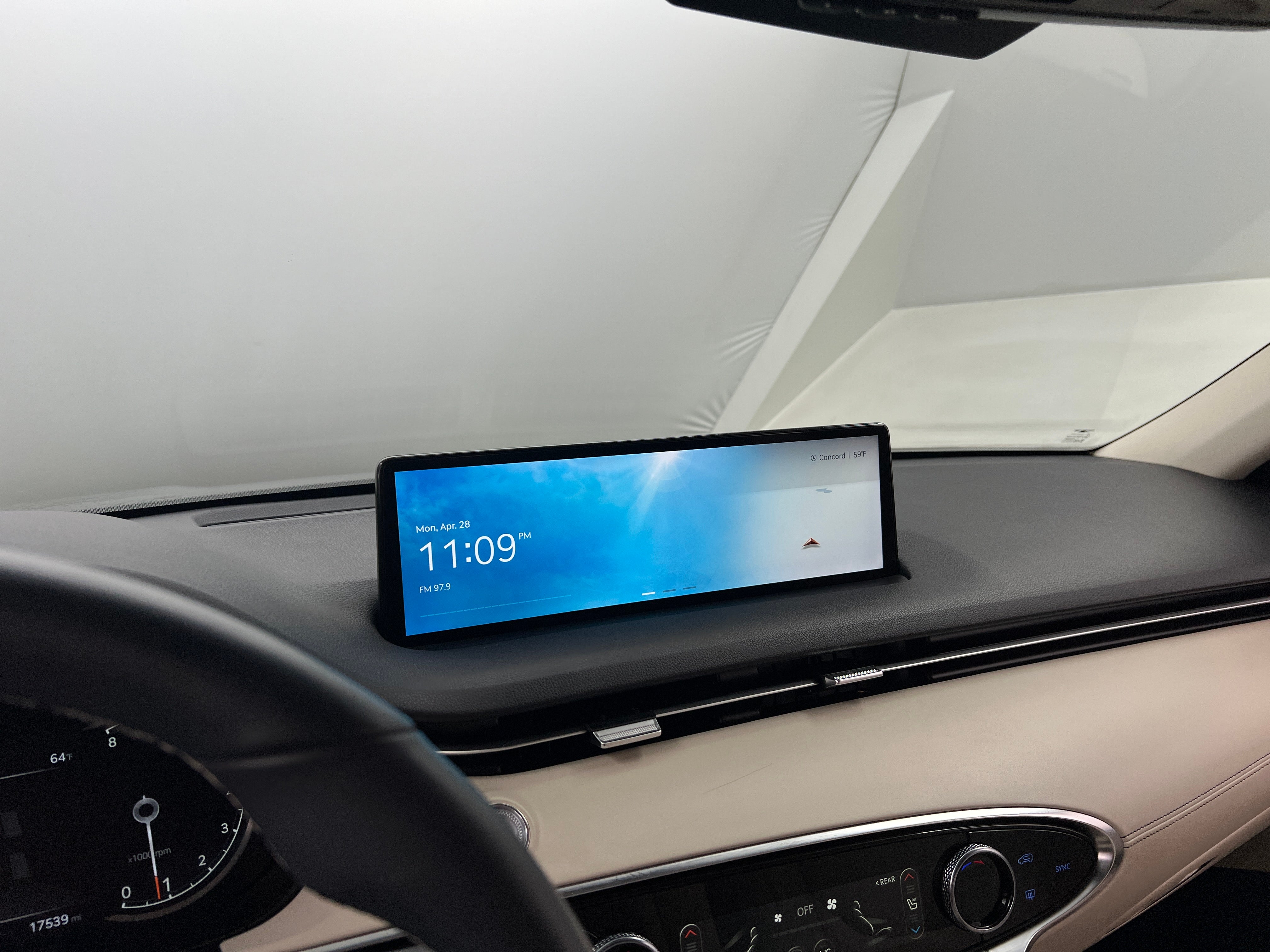 2023 Genesis GV70 Standard 3