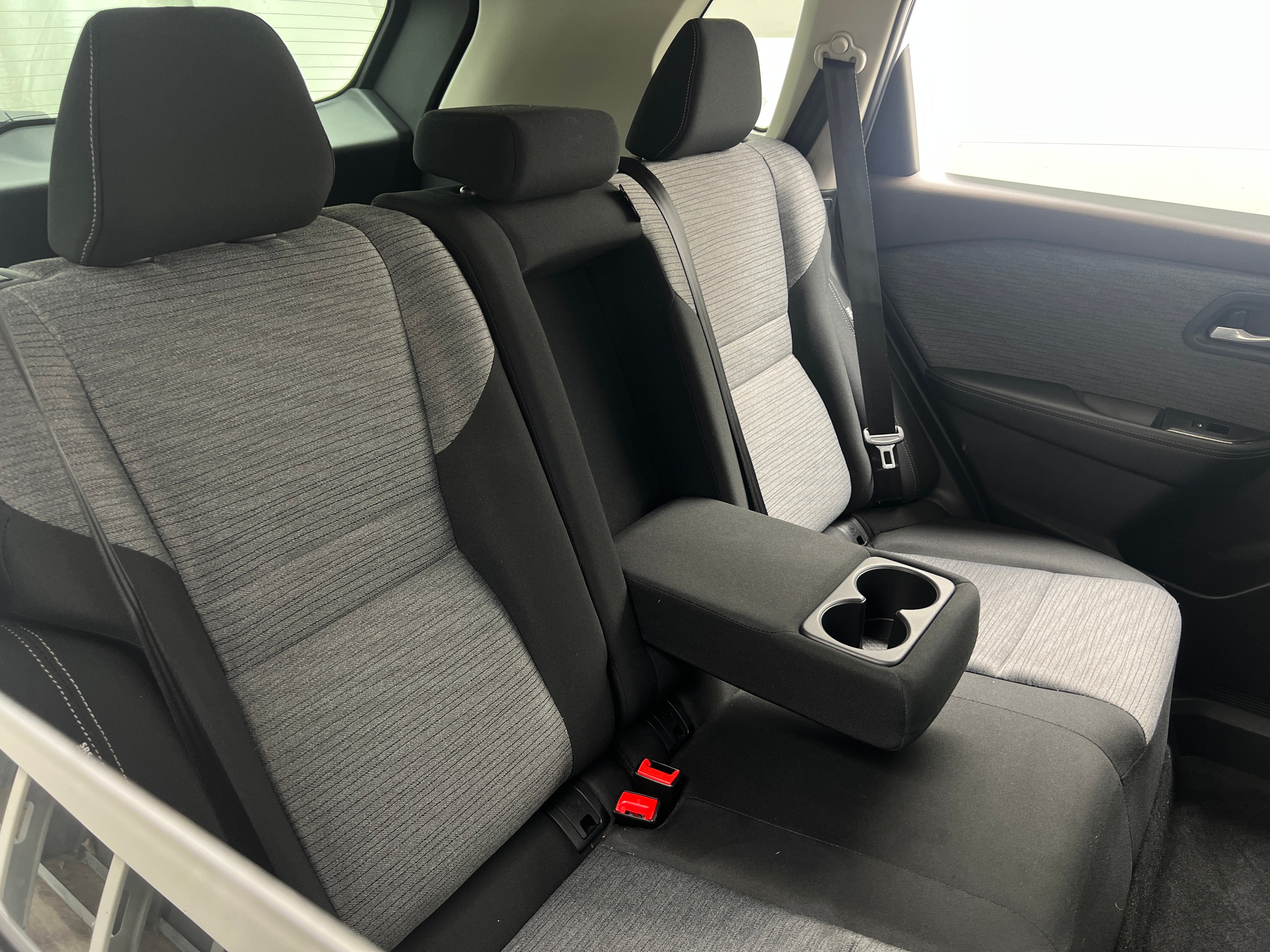 2021 Nissan Rogue SV 6
