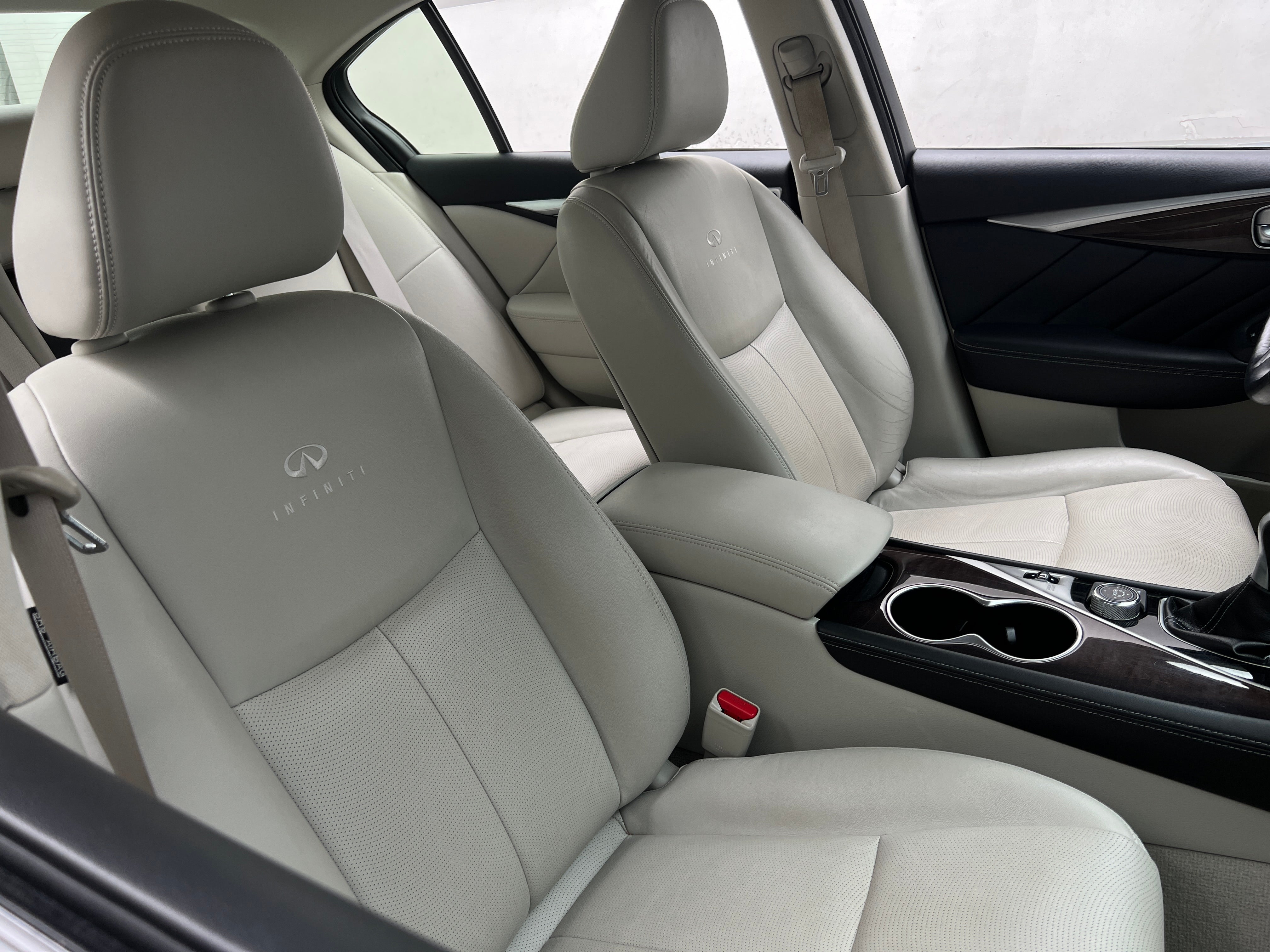 2014 INFINITI Q50 Premium 2
