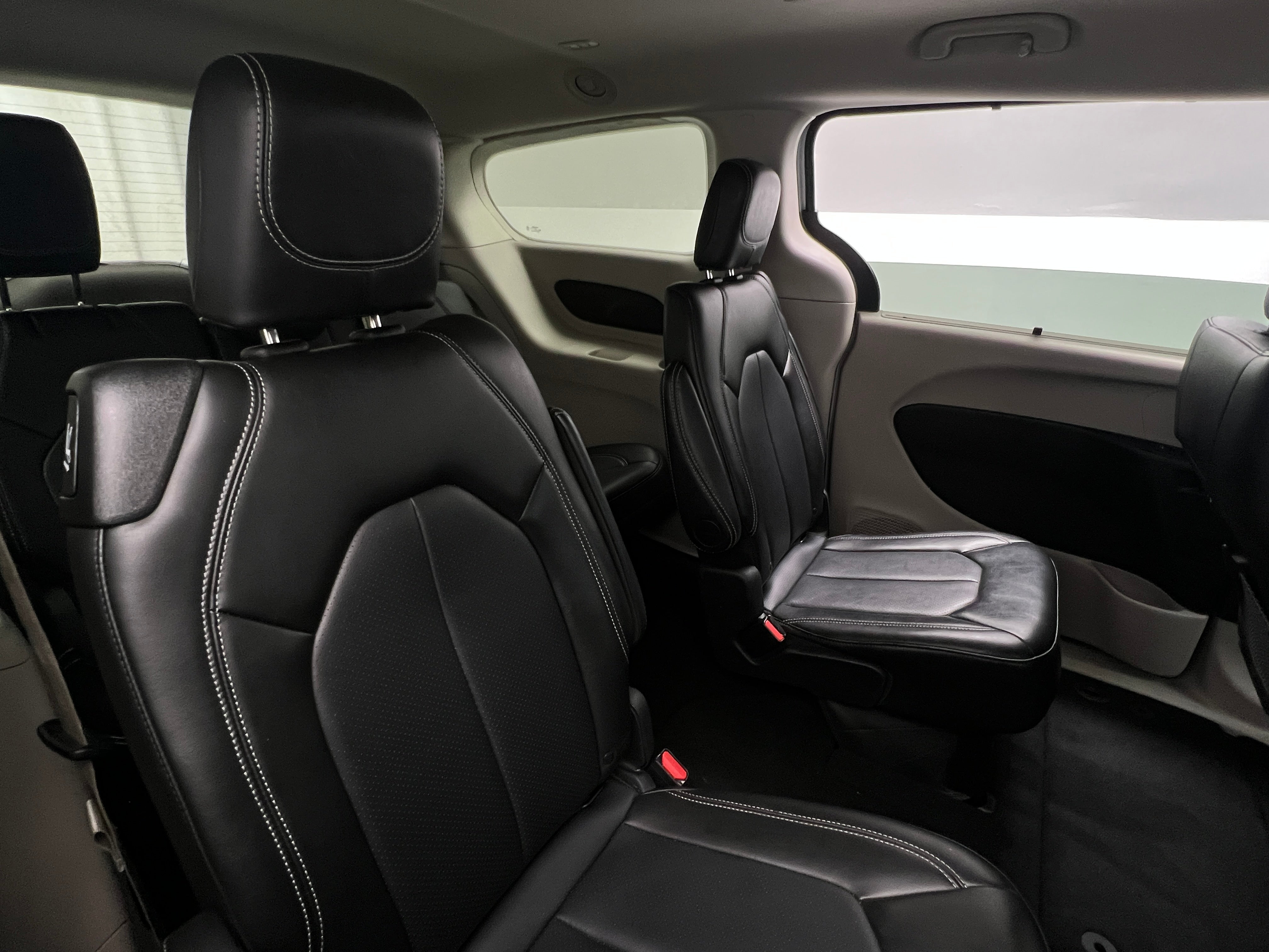 2024 Chrysler Pacifica Touring L 5