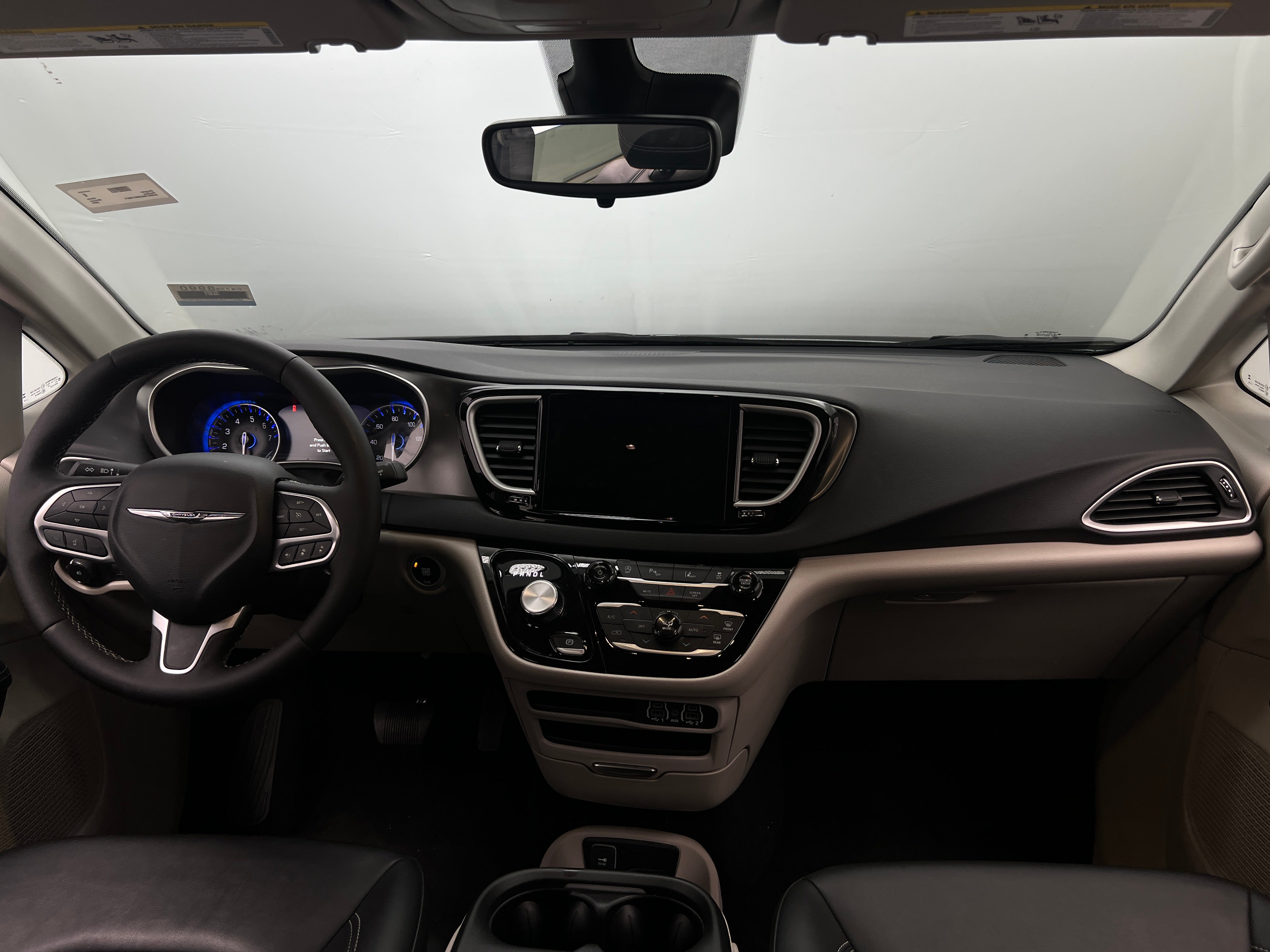 2024 Chrysler Pacifica Touring L 2