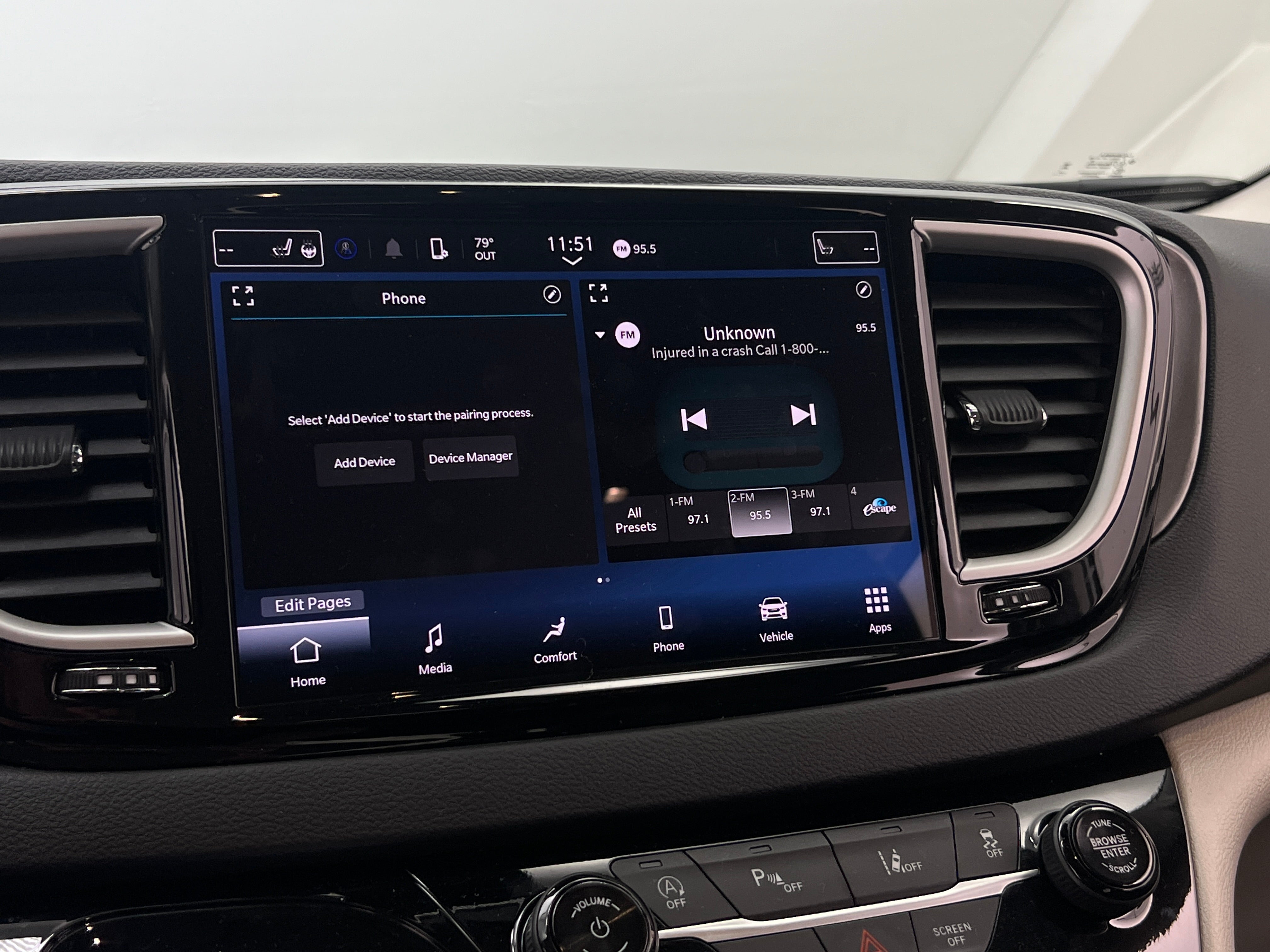 2024 Chrysler Pacifica Touring L 3
