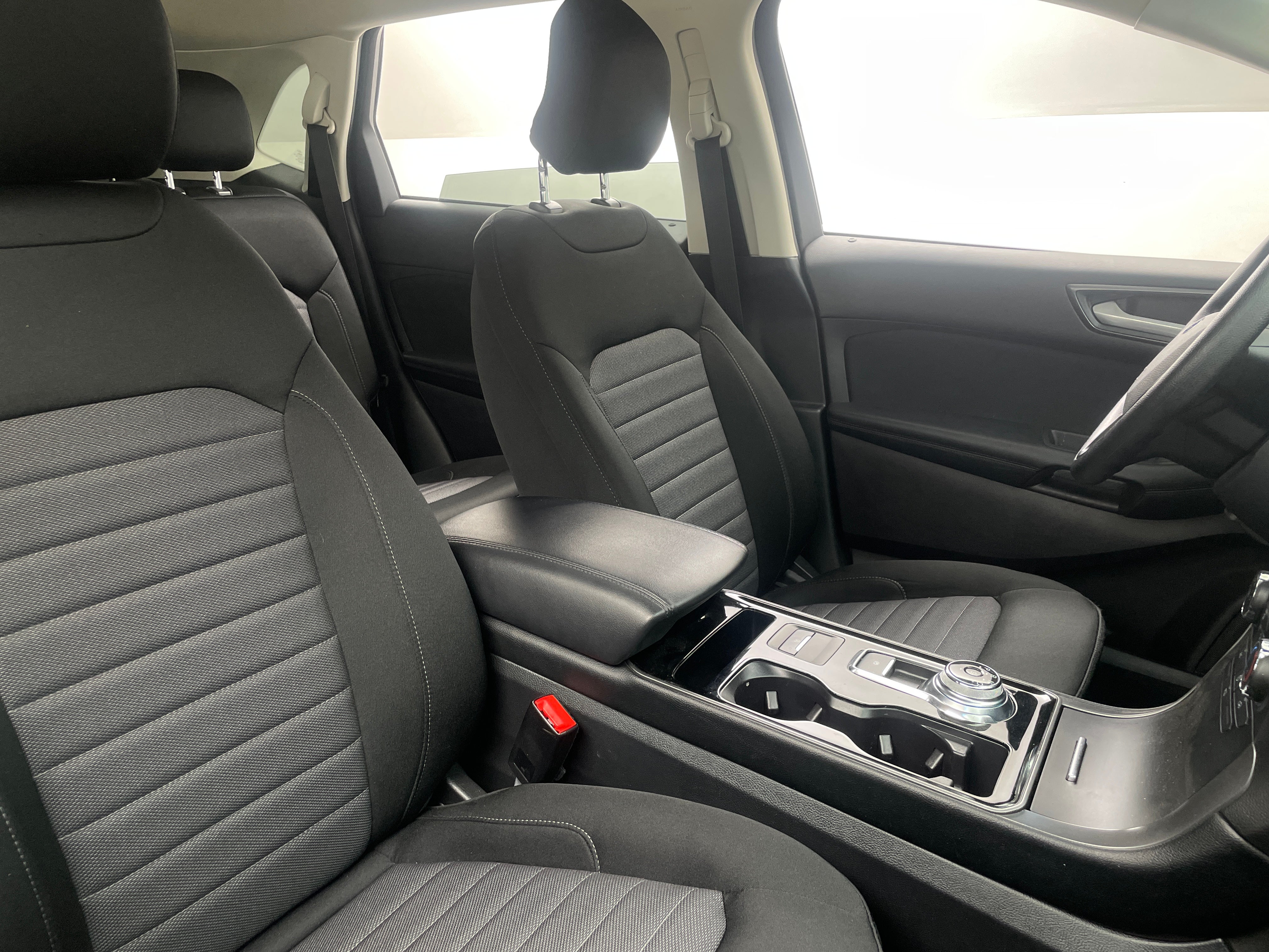 2019 Ford Edge SE 2