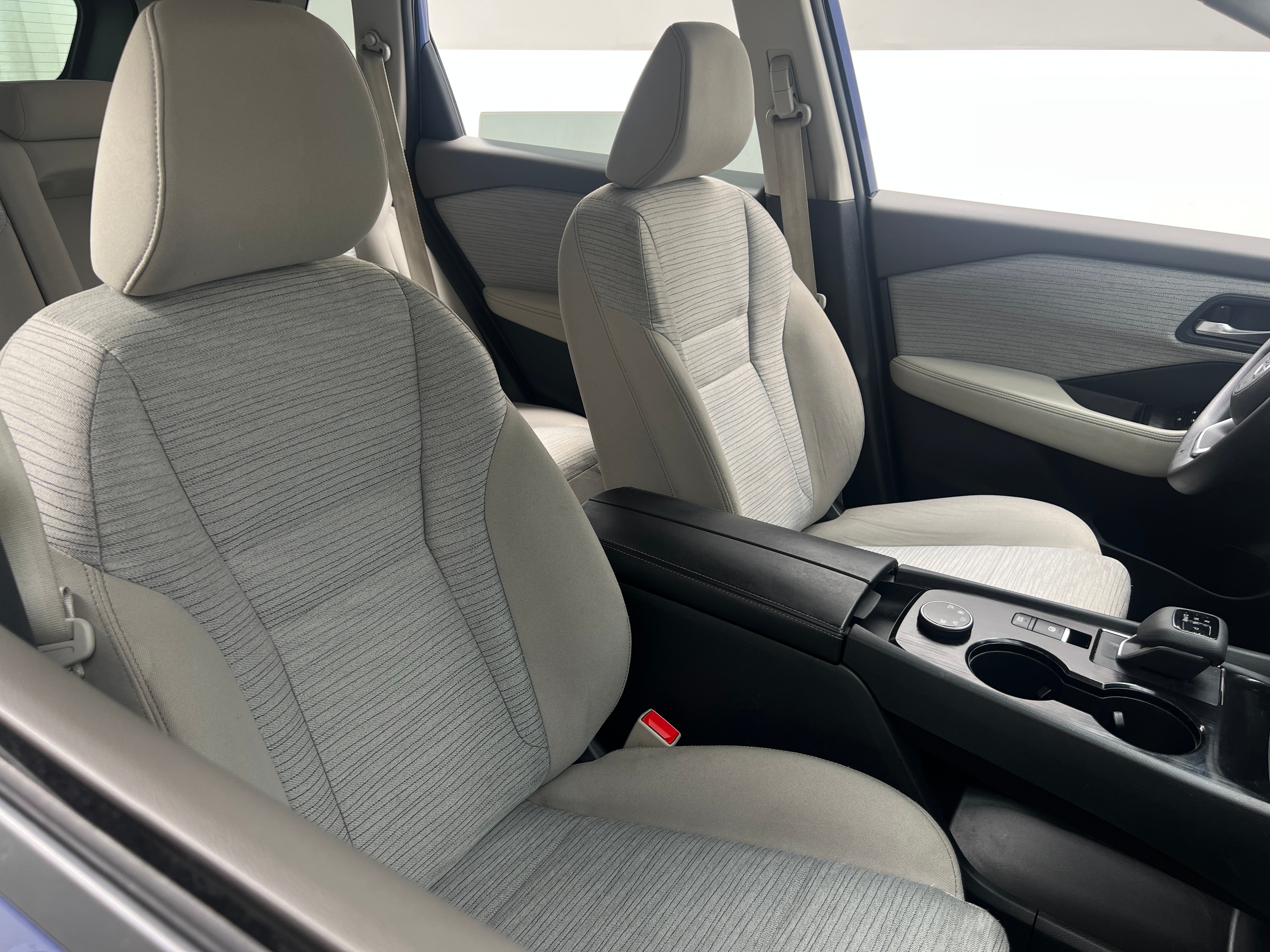 2021 Nissan Rogue SV 2