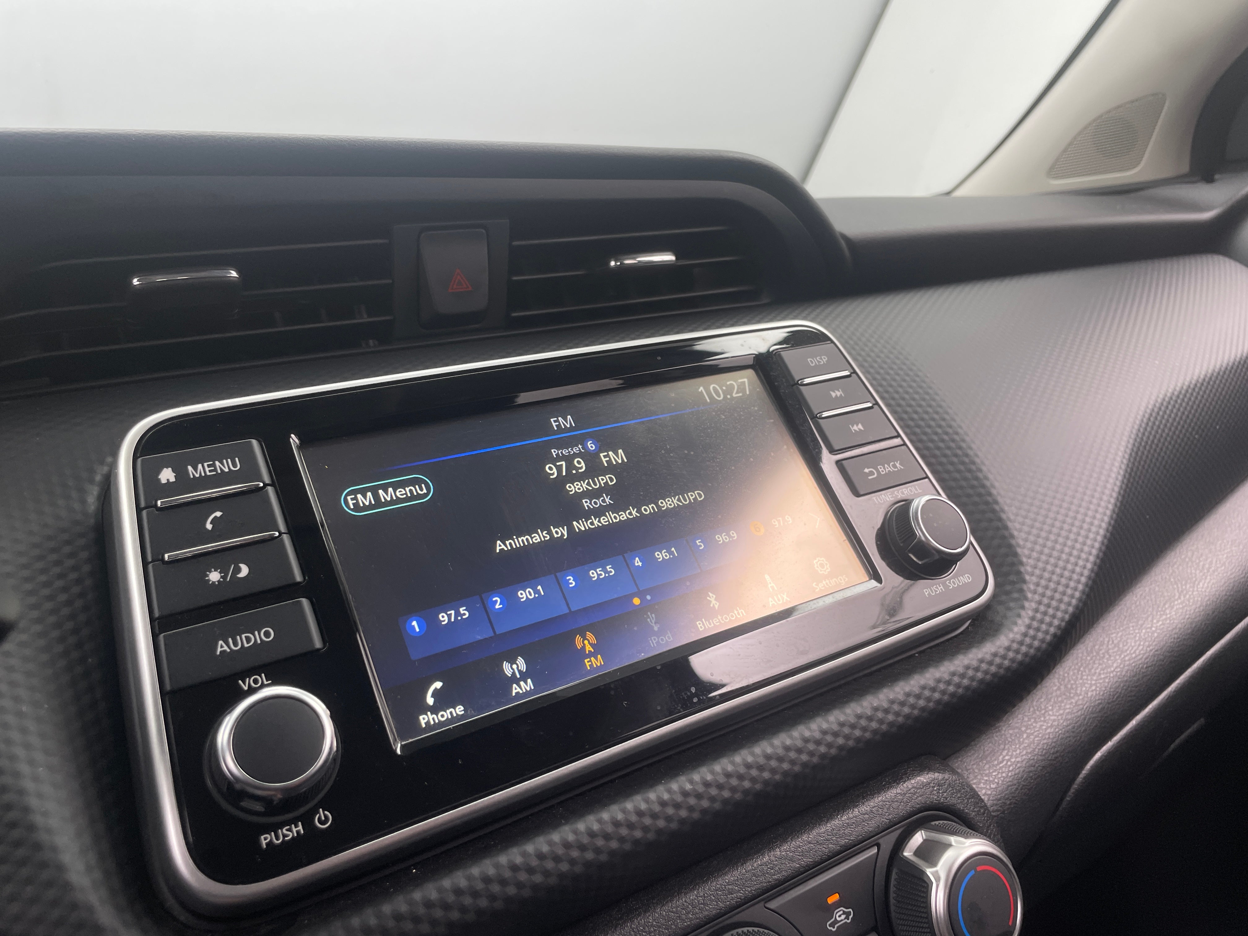 2024 Nissan Kicks S 4