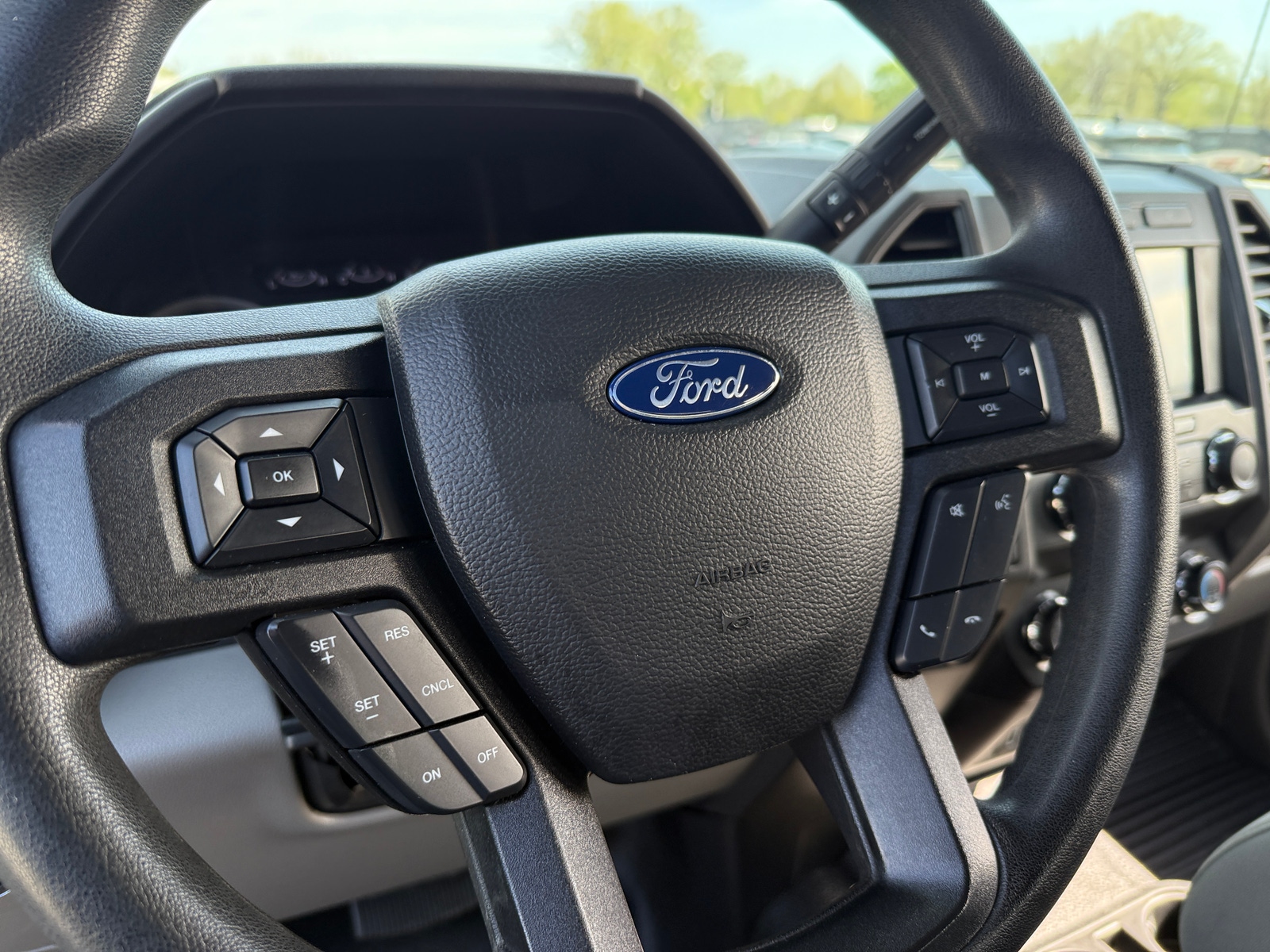 Thumbnail: 2019 Ford Econoline - 5