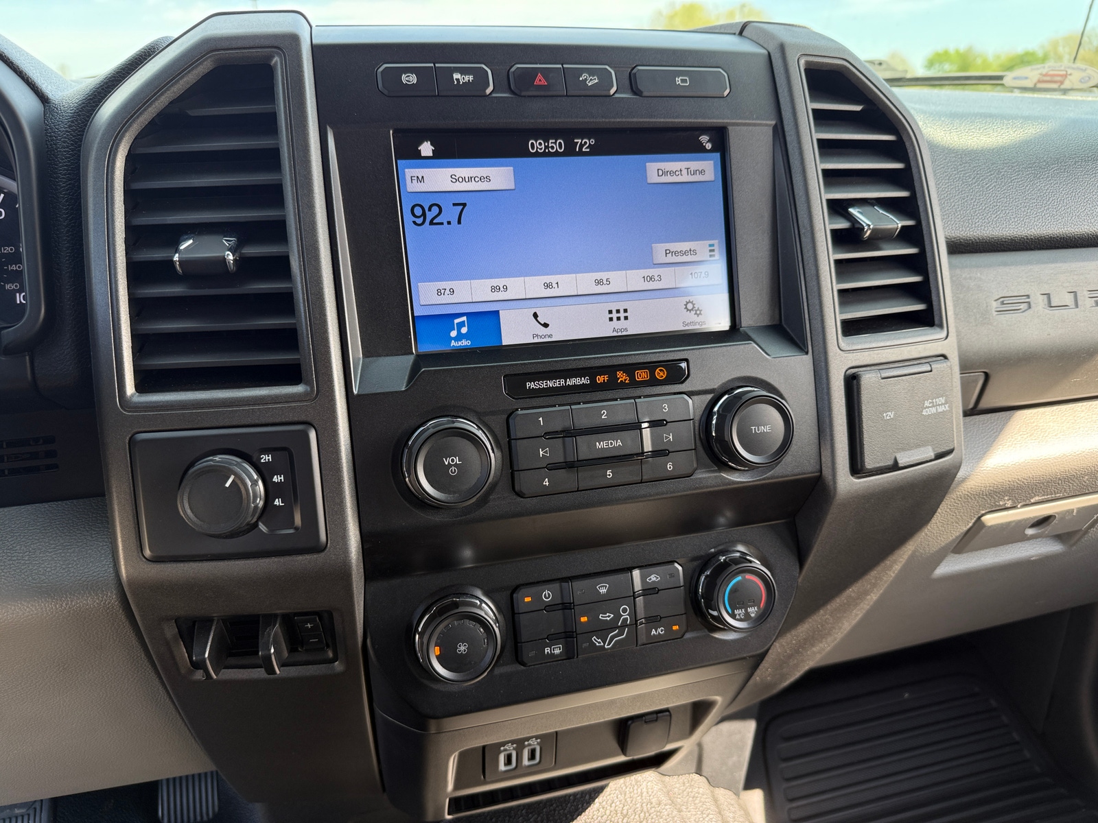 Thumbnail: 2019 Ford Econoline - 4