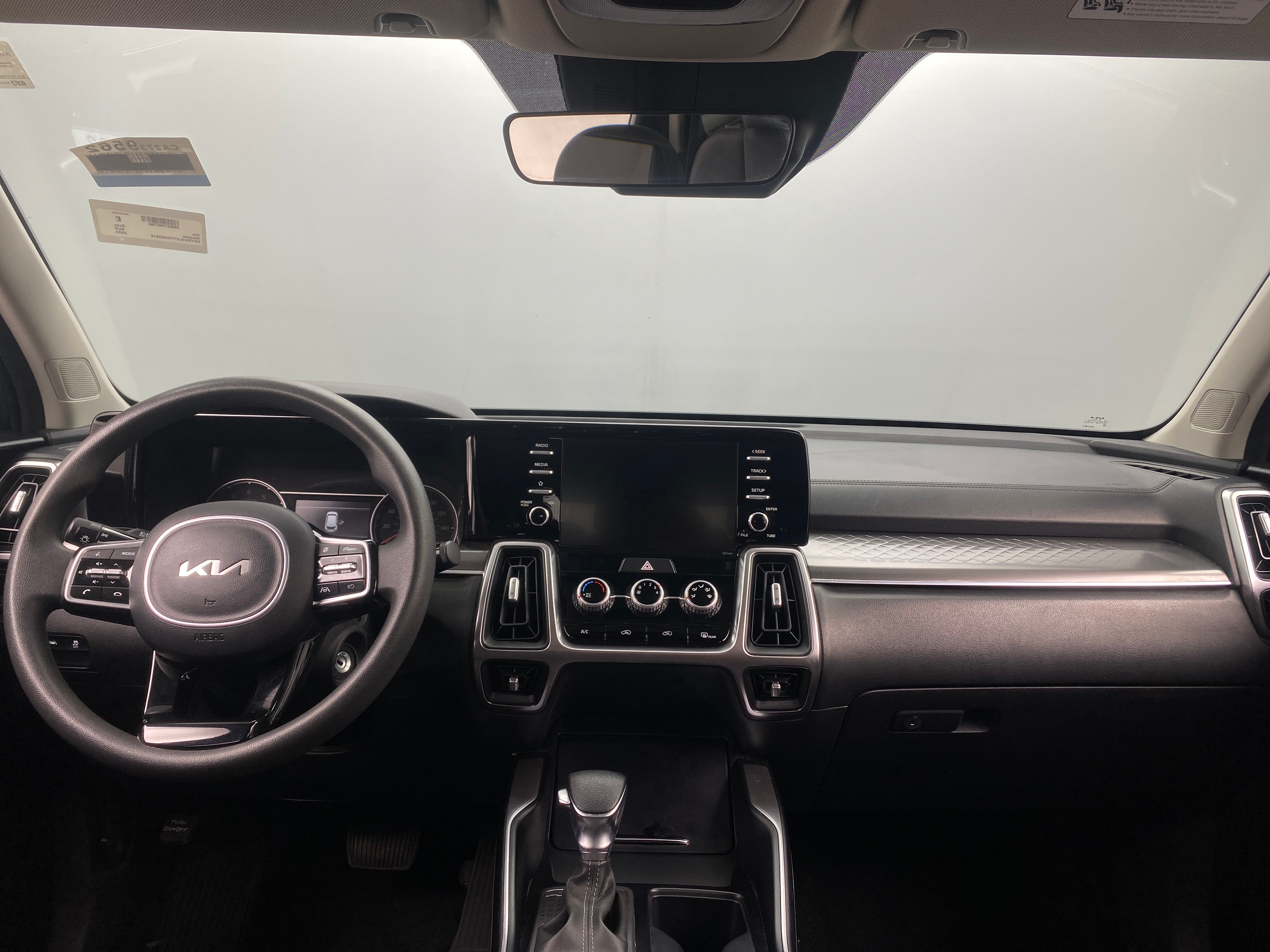 2023 Kia Sorento LX 3
