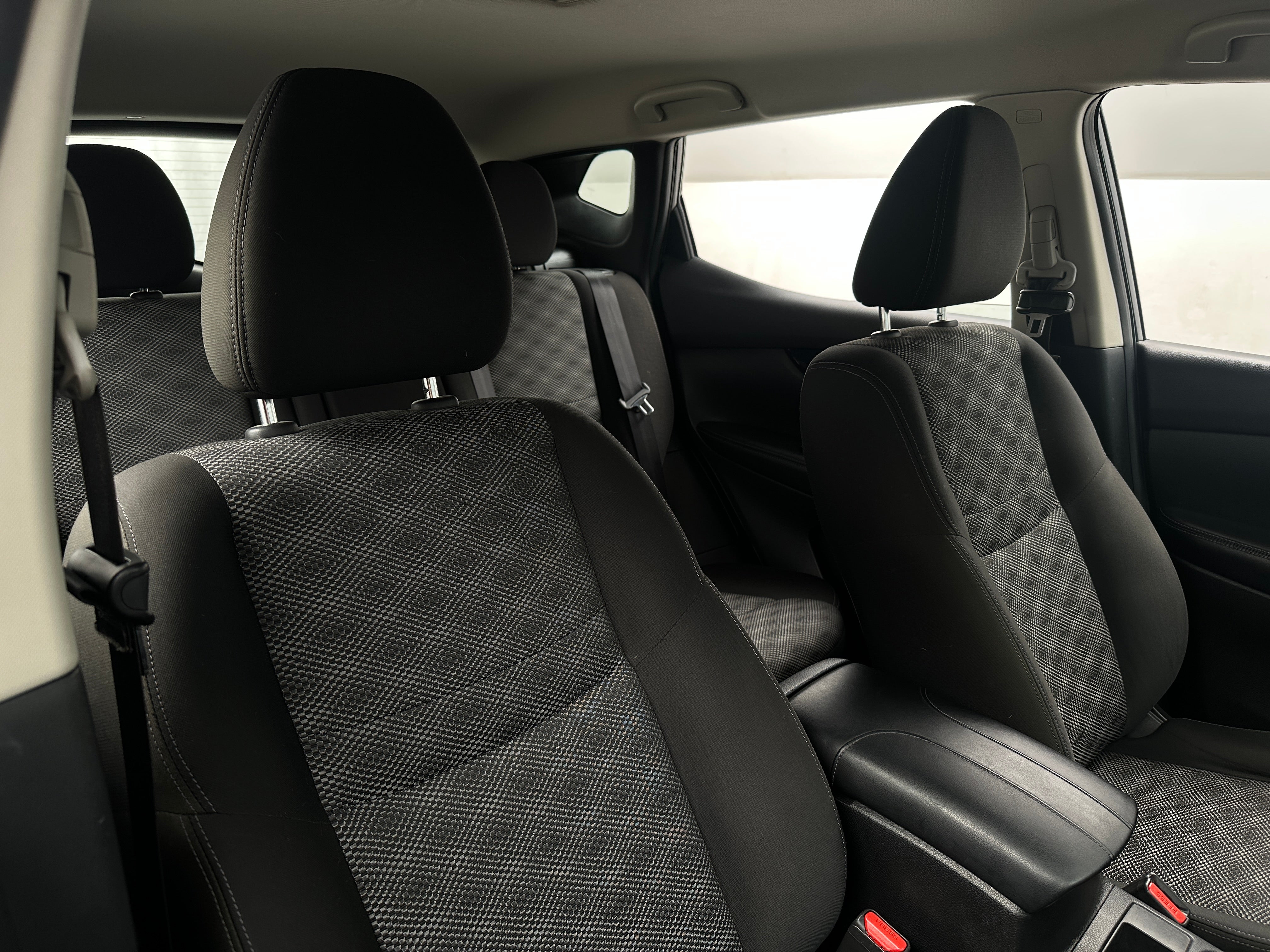 2017 Nissan Rogue Sport SV 2