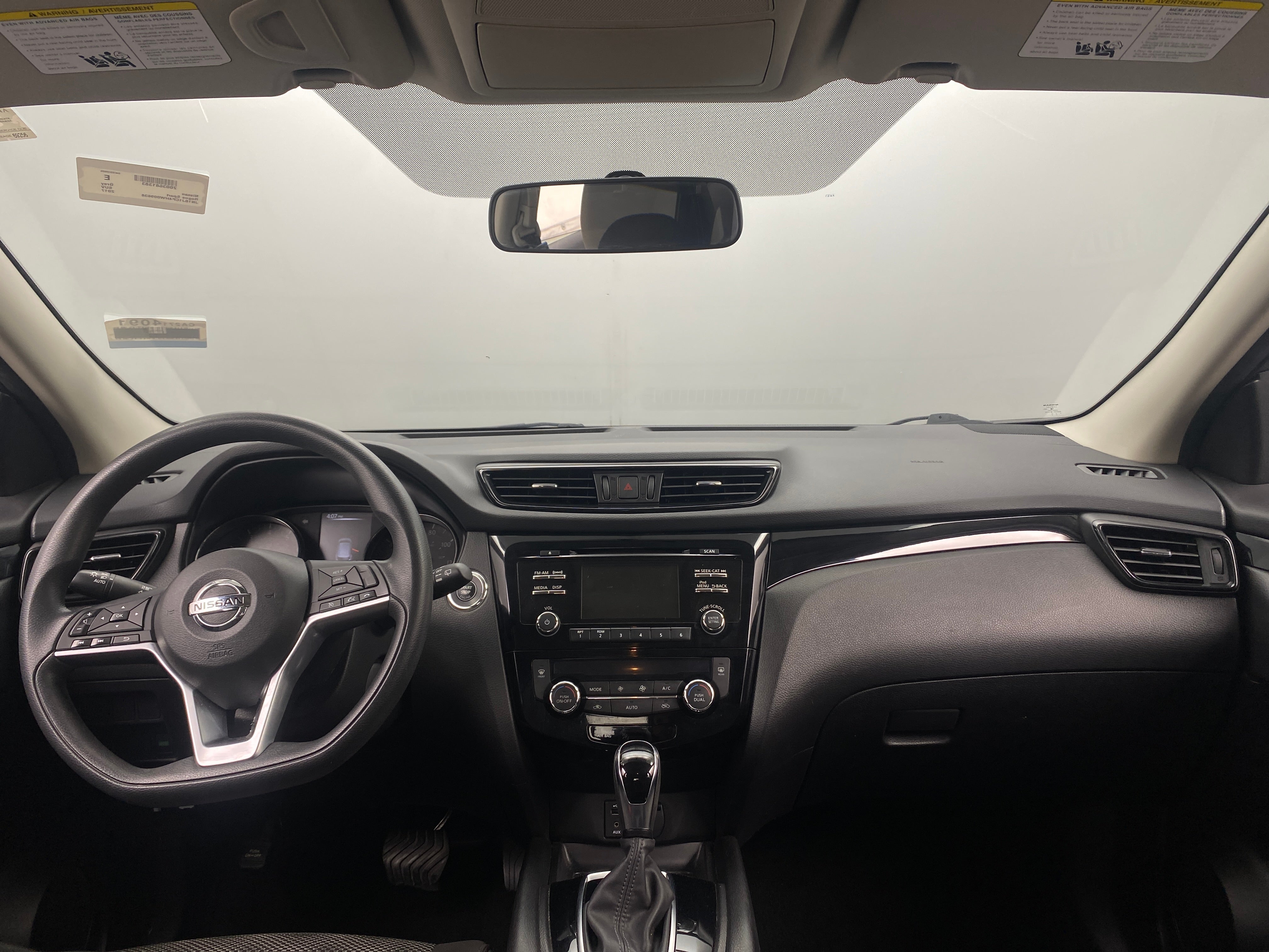 2017 Nissan Rogue Sport SV 3