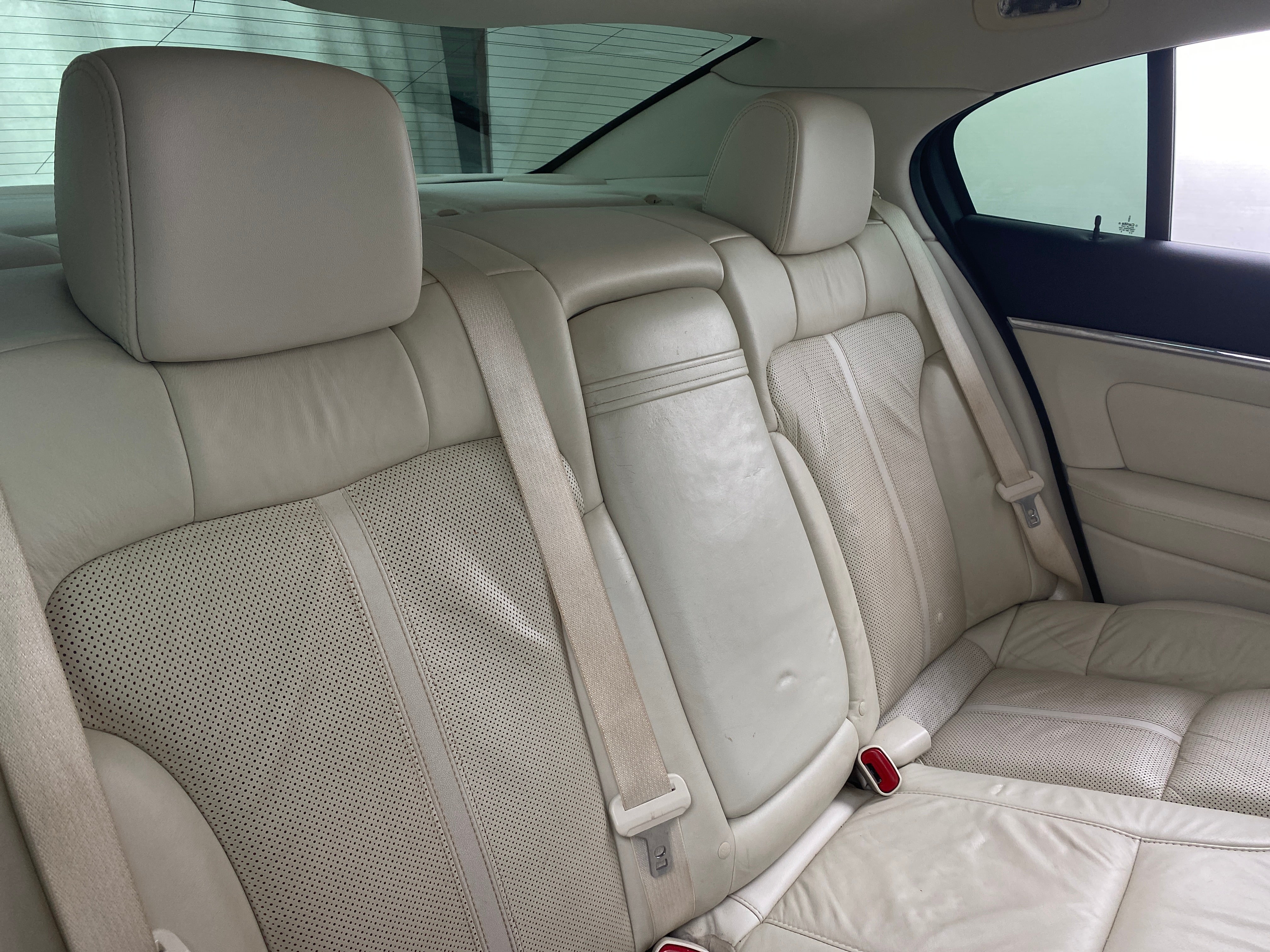 2011 Lincoln MKS  5