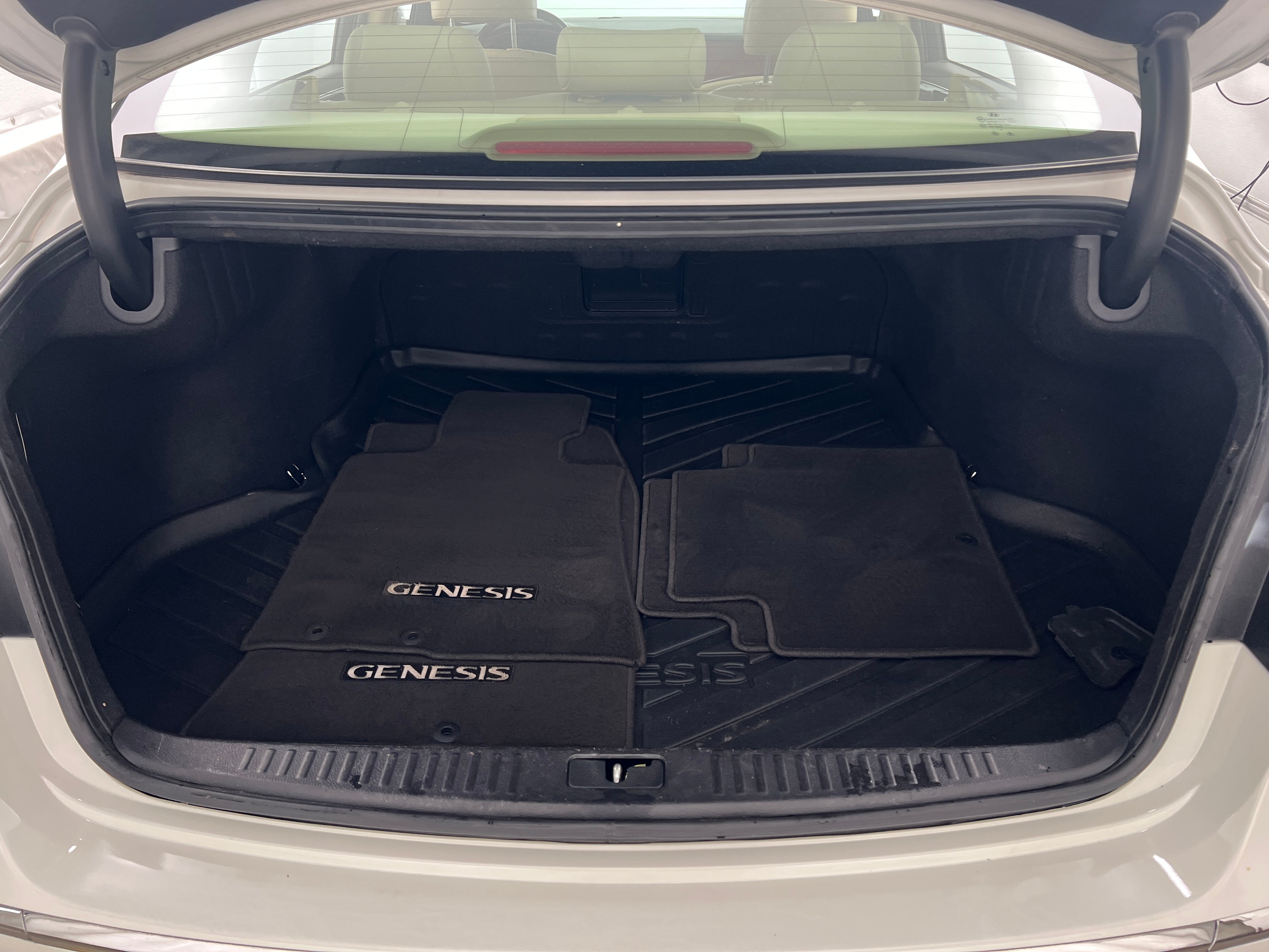 2012 Hyundai Genesis 3.8 6