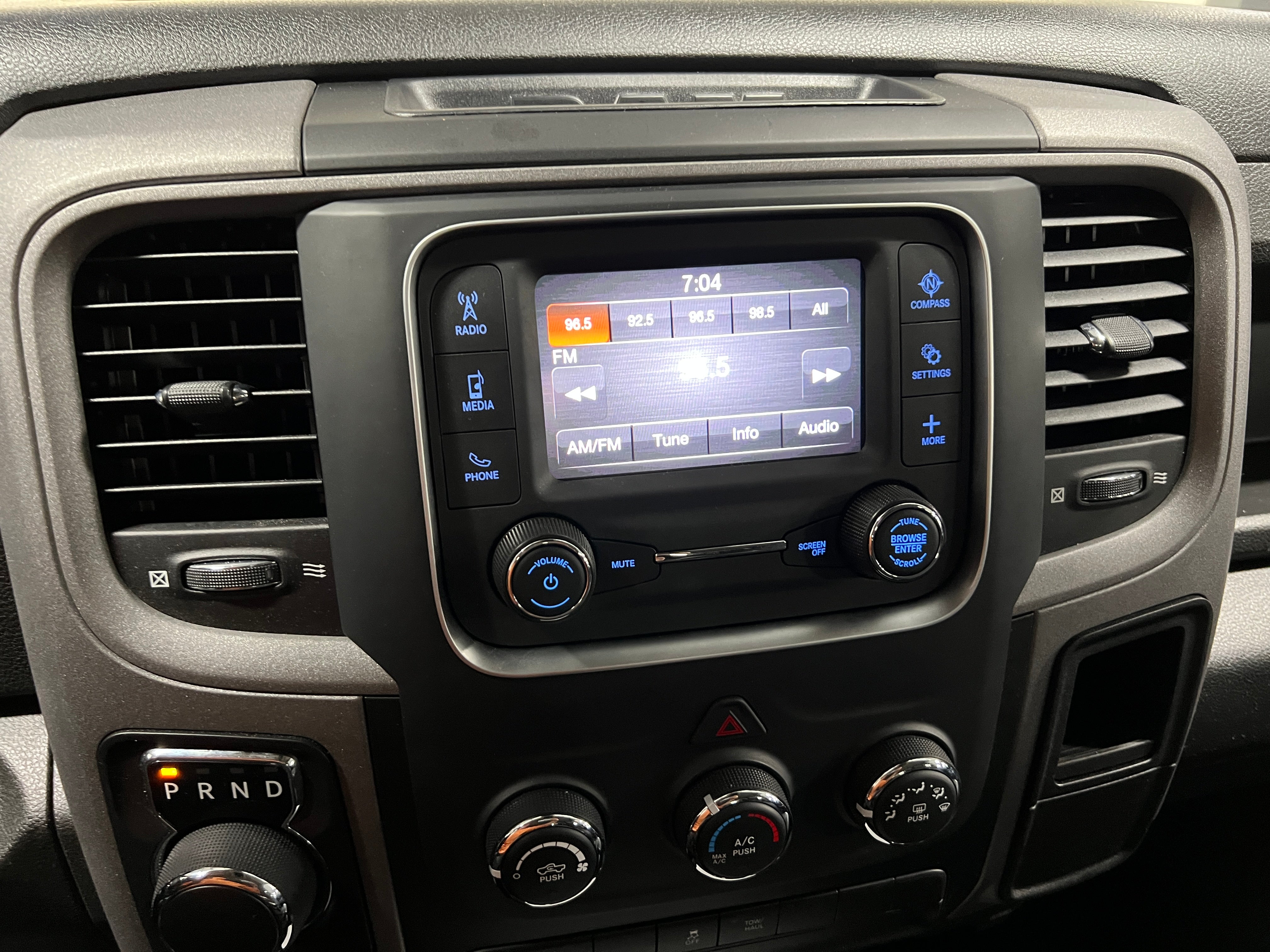 2021 RAM 1500 Classic Tradesman 3