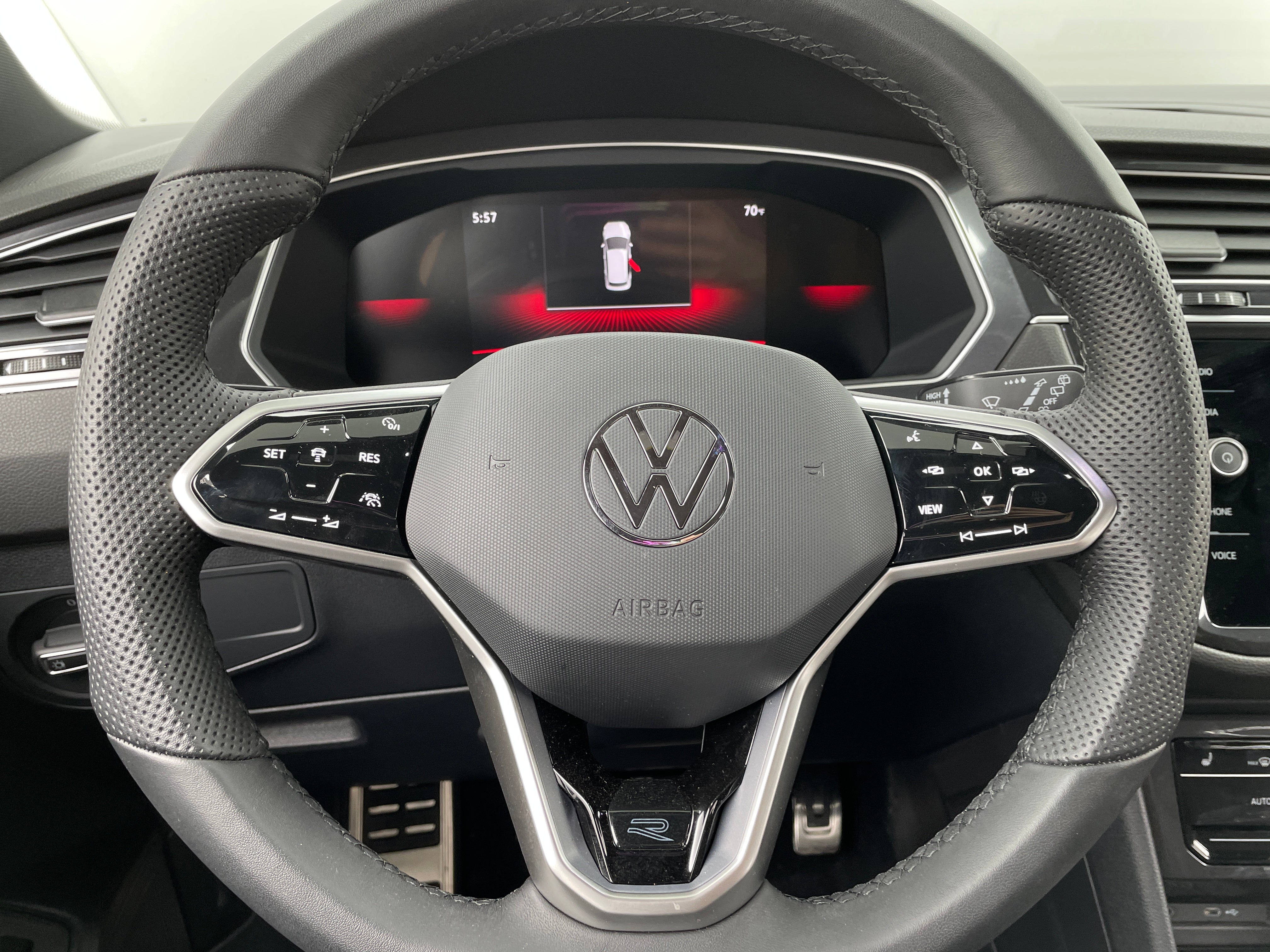 2024 Volkswagen Tiguan SE R-Line Black 4