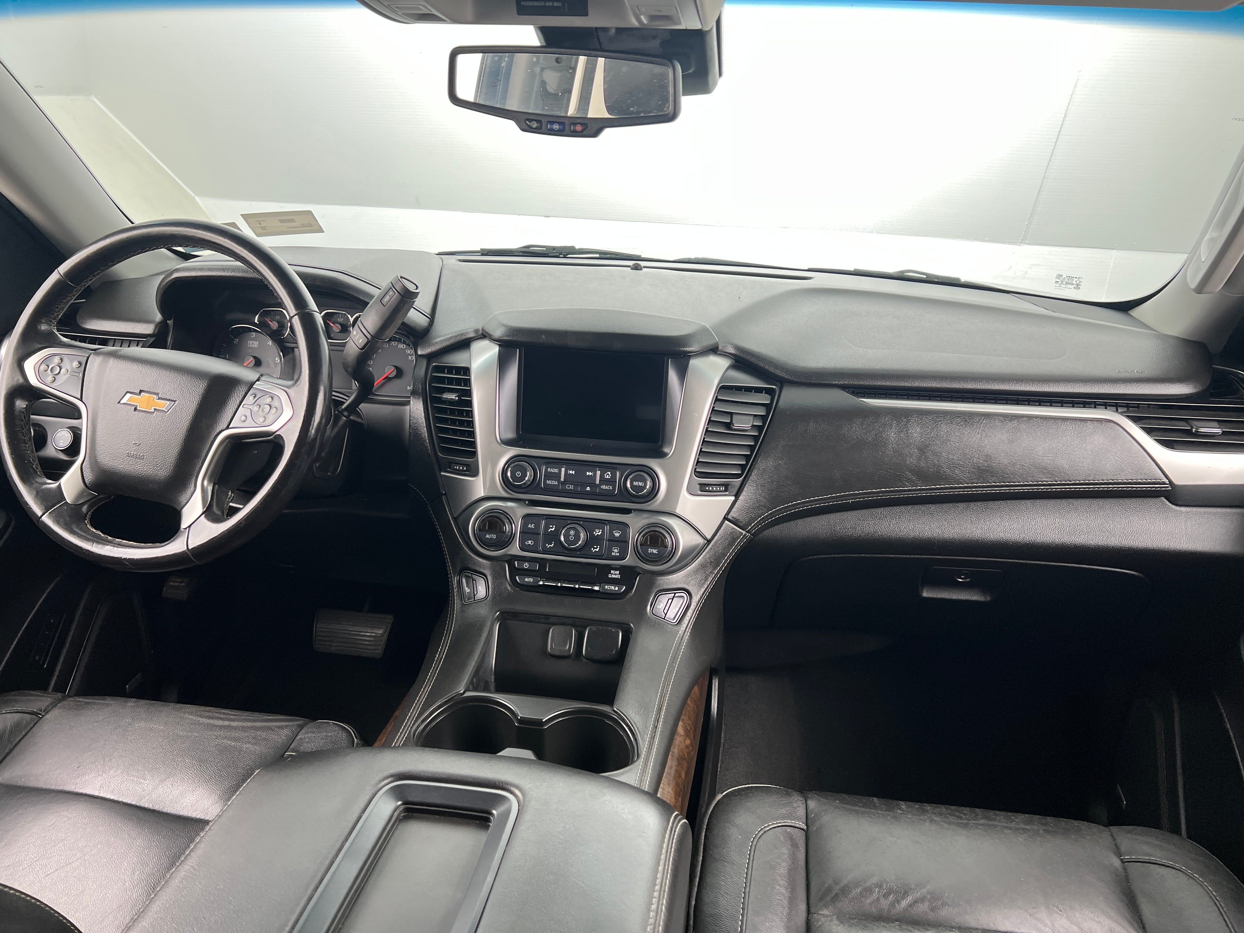2019 Chevrolet Suburban LT 2