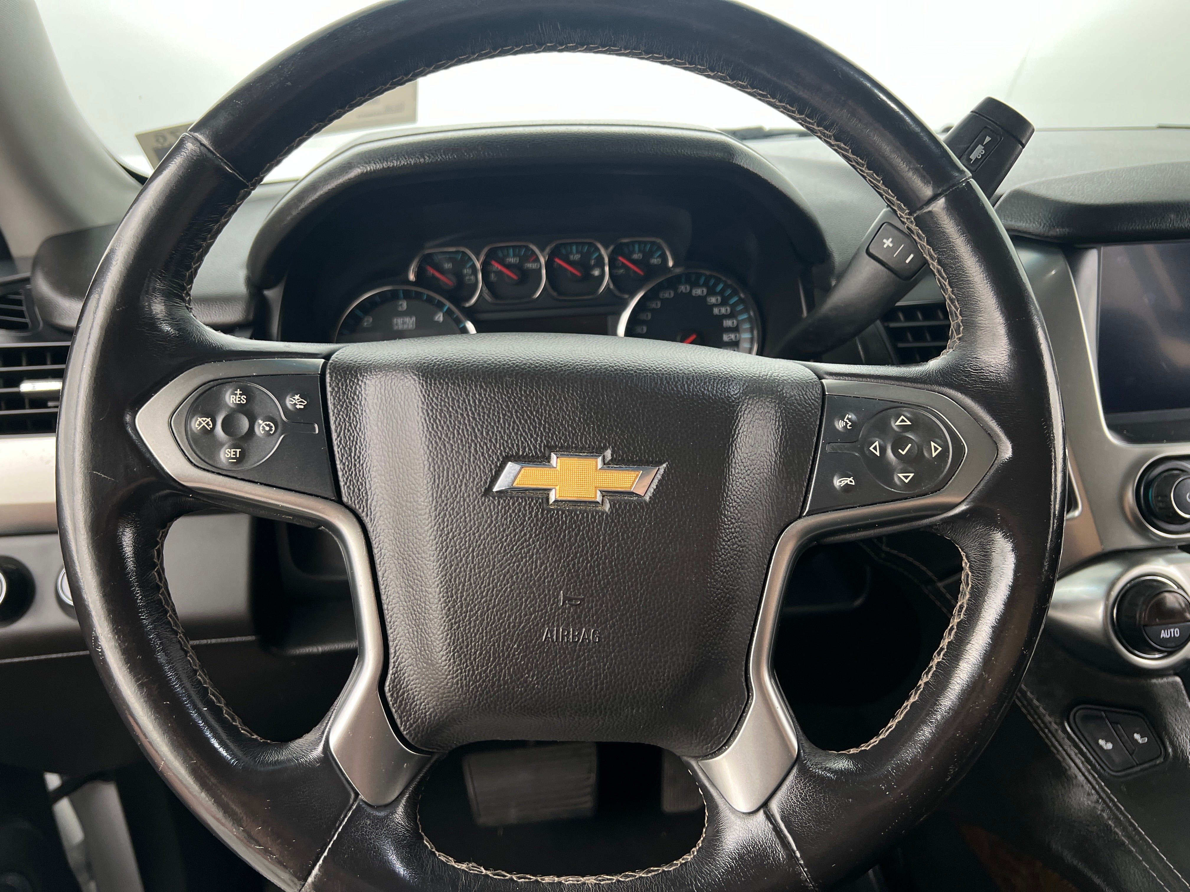 2019 Chevrolet Suburban LT 4