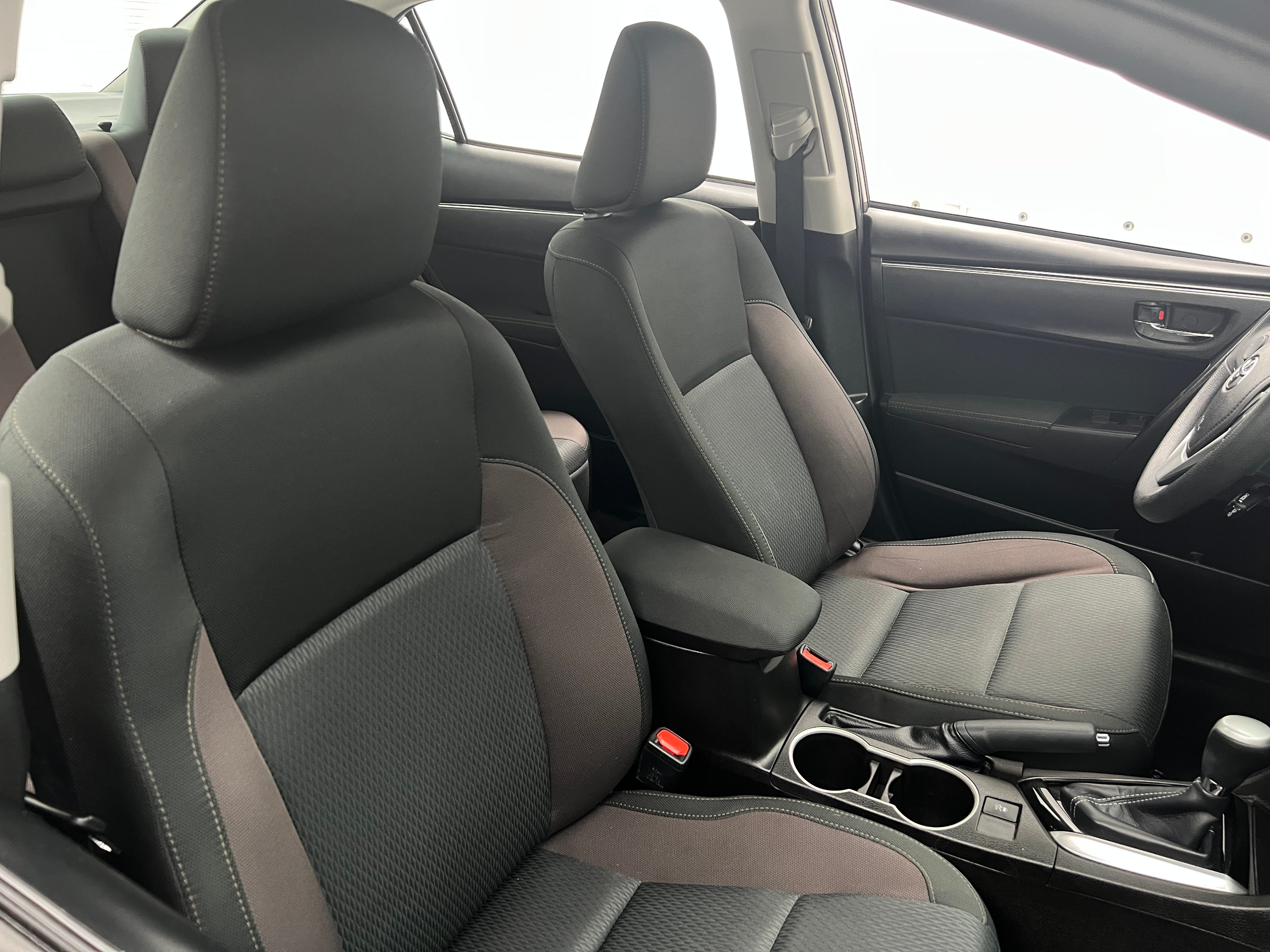 2019 Toyota Corolla LE 2