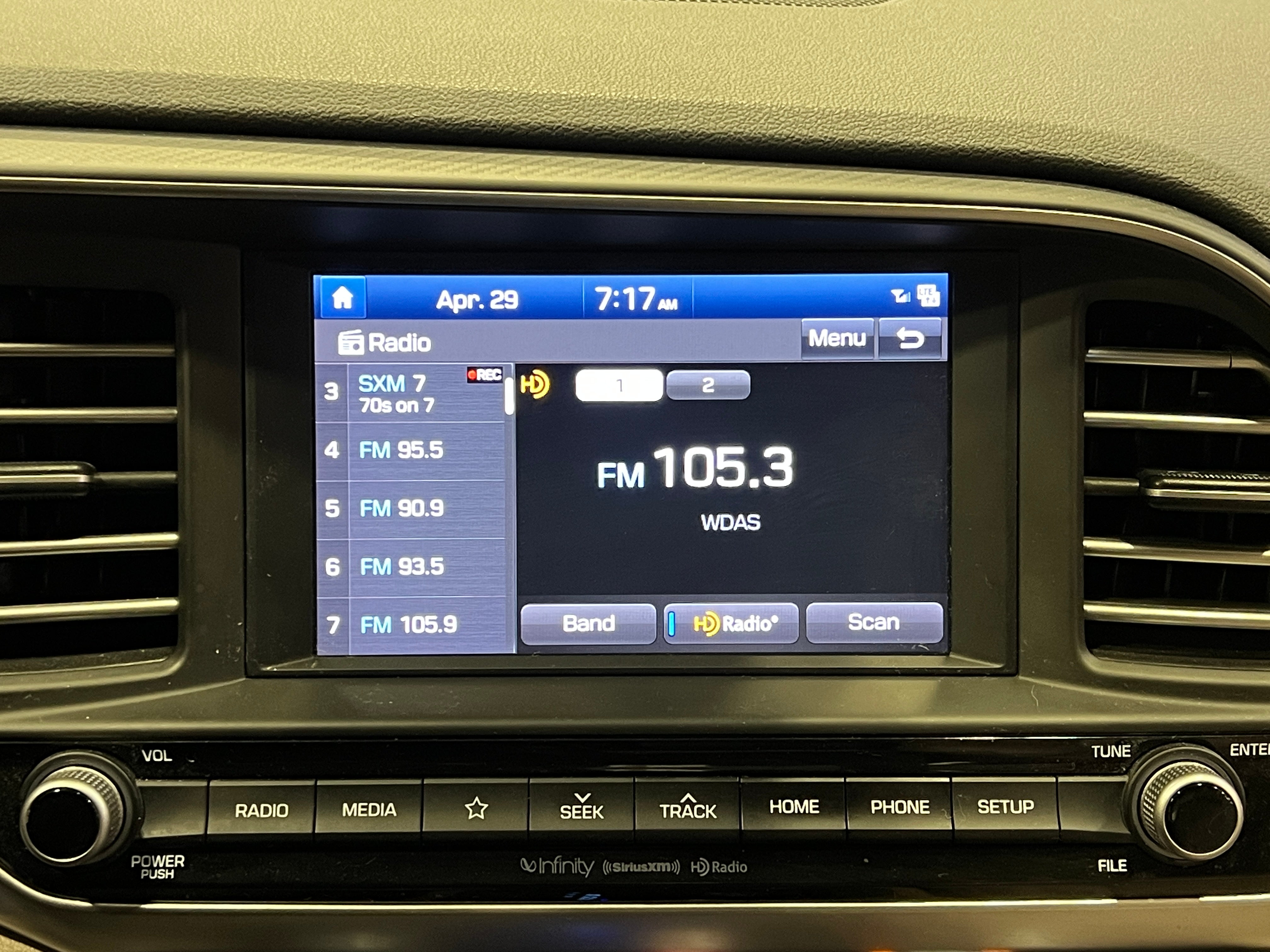 2020 Hyundai Elantra Limited Edition 3
