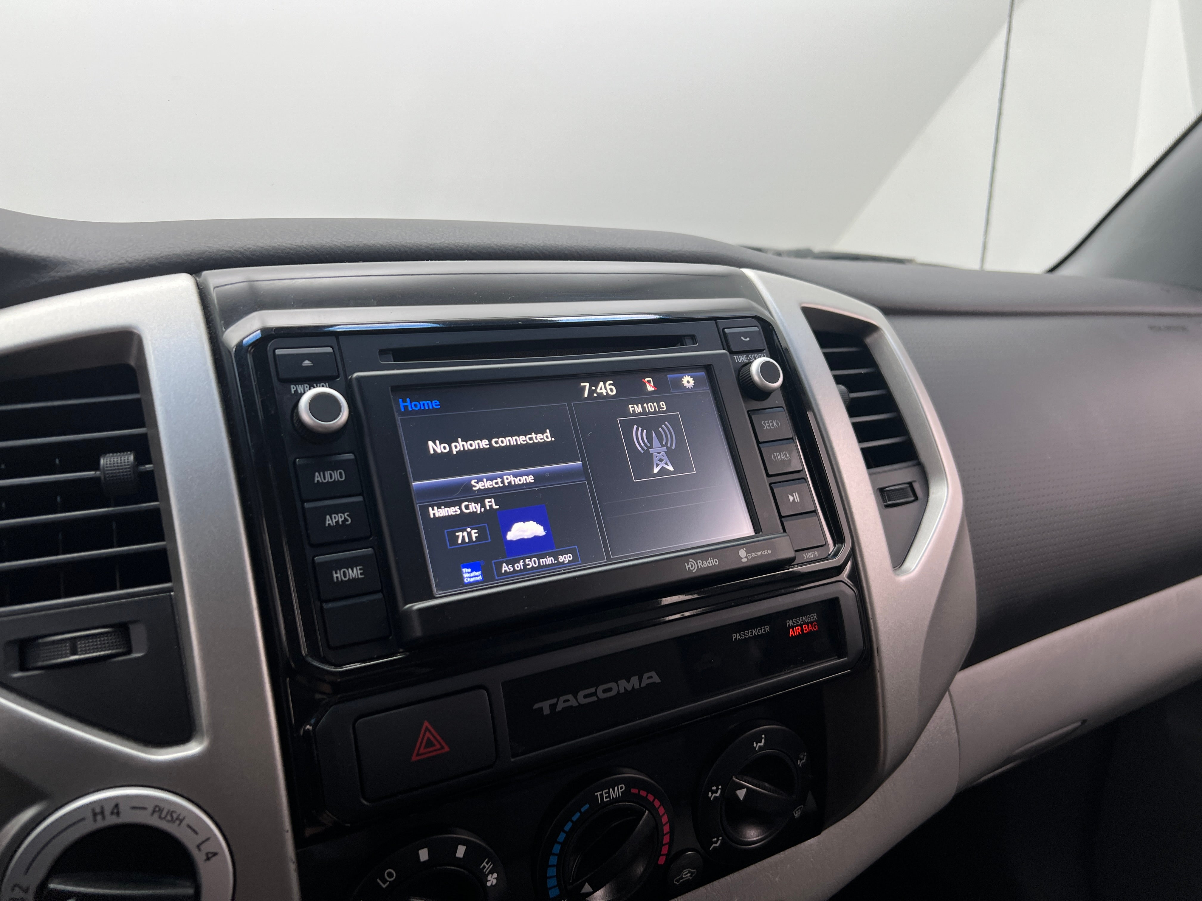 2015 Toyota Tacoma  4