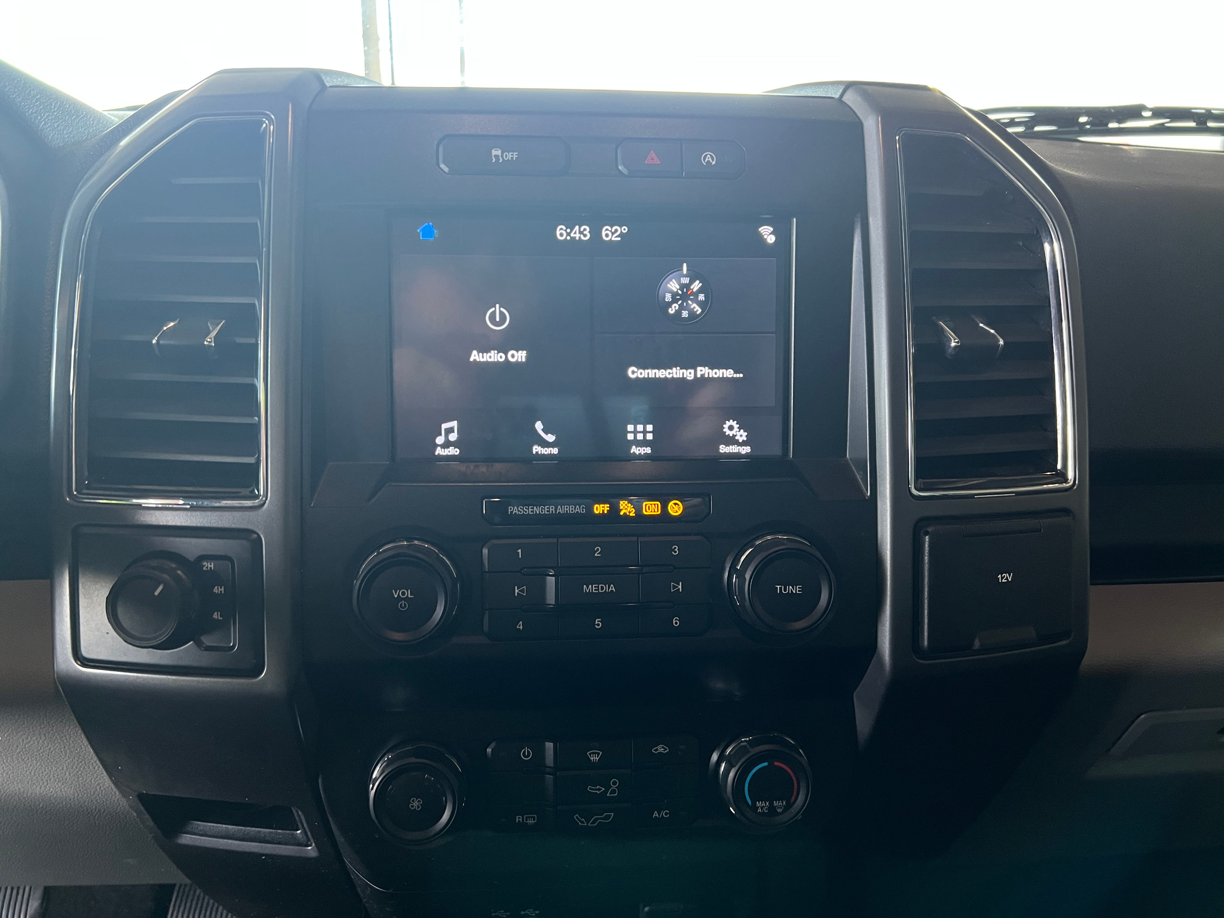 2019 Ford Econoline E-150 4