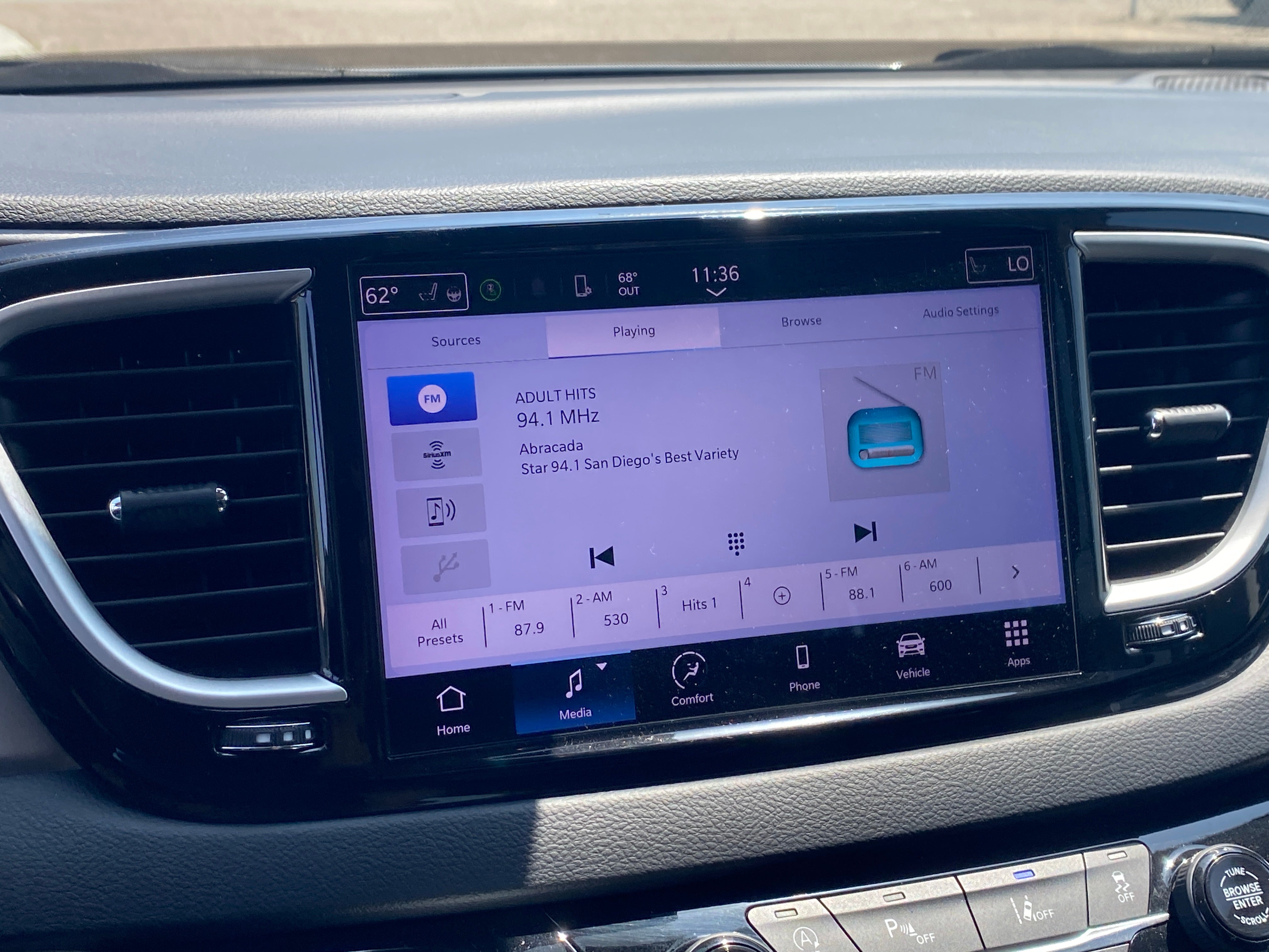 2023 Chrysler Pacifica Touring L 4