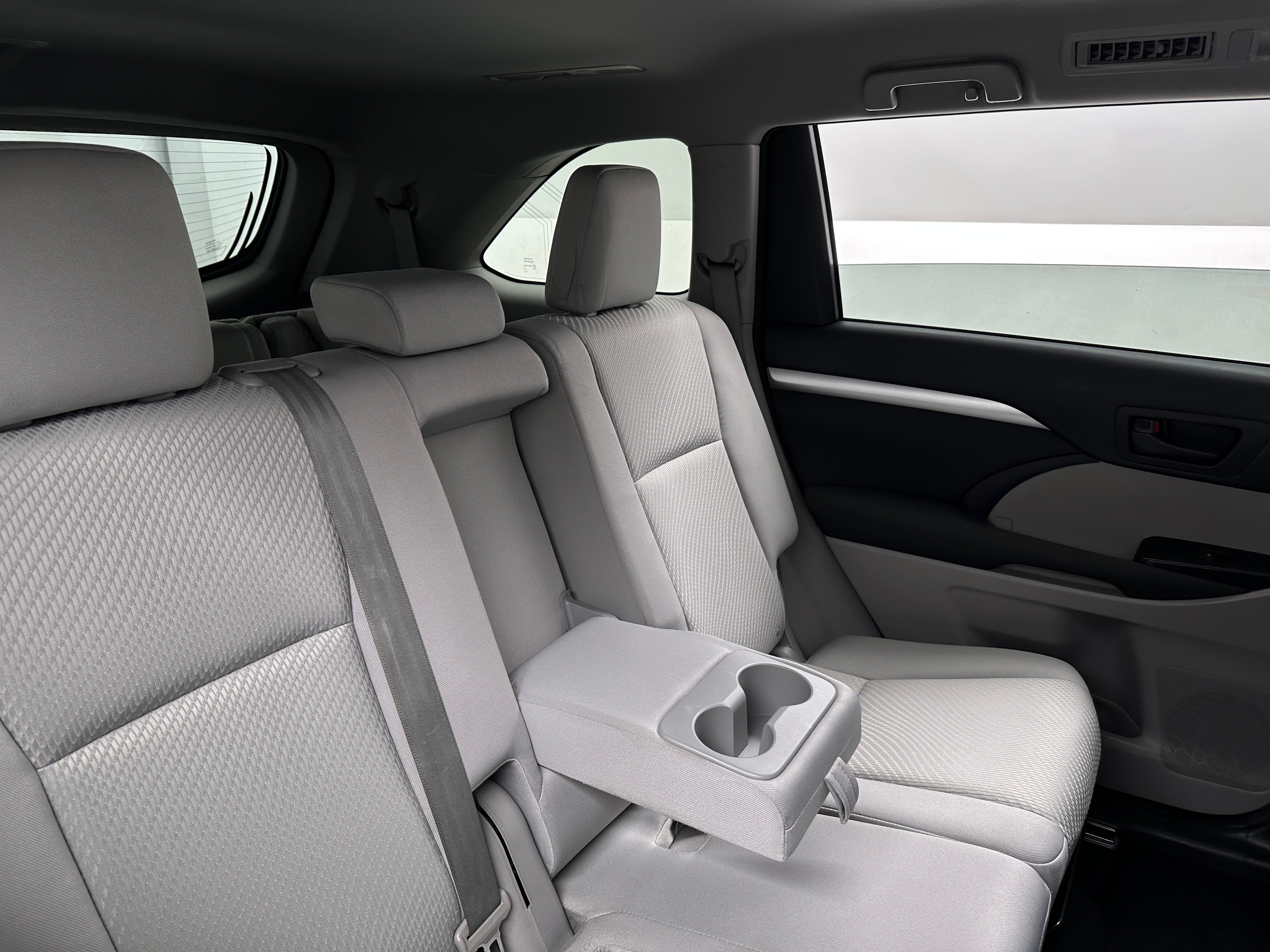 2014 Toyota Highlander LE 6