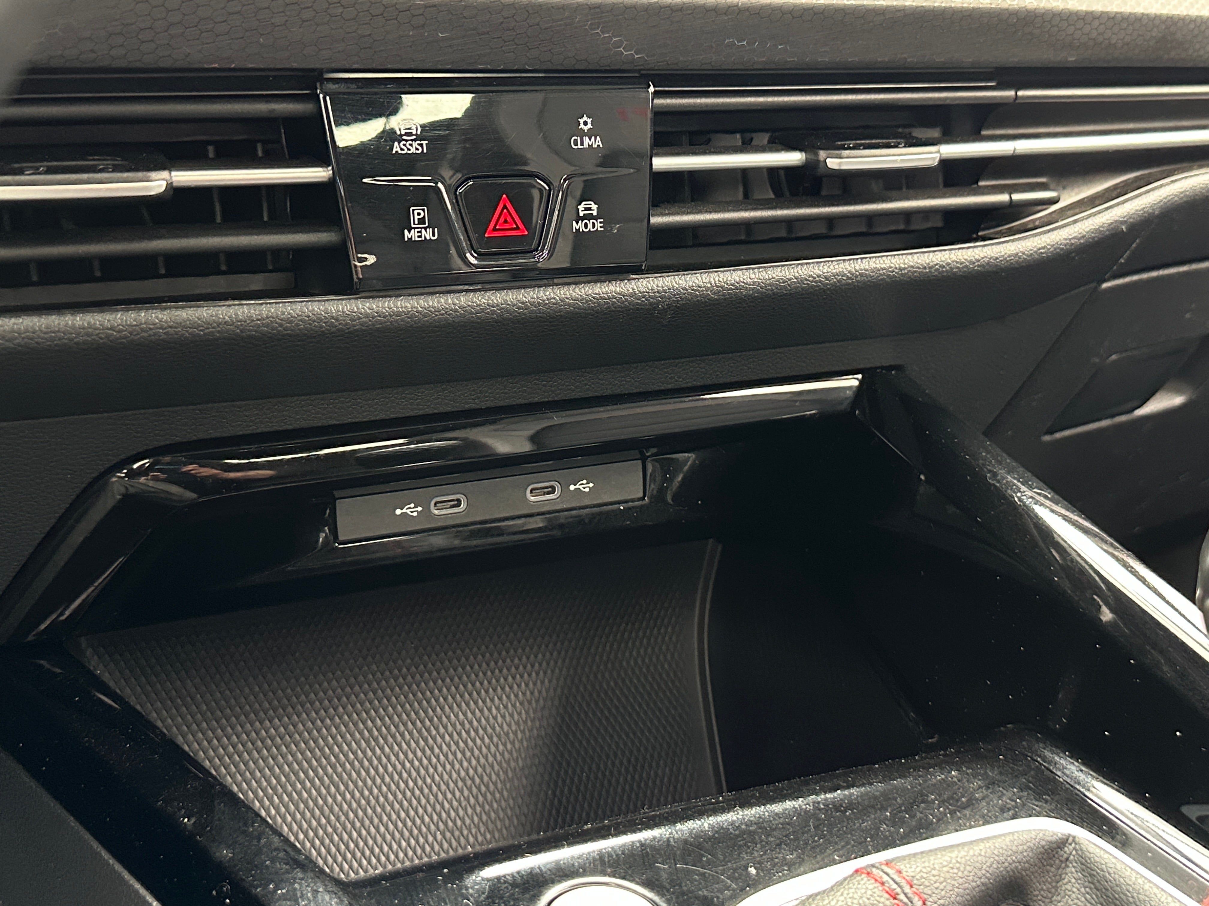 2023 Volkswagen Golf GTI SE 4