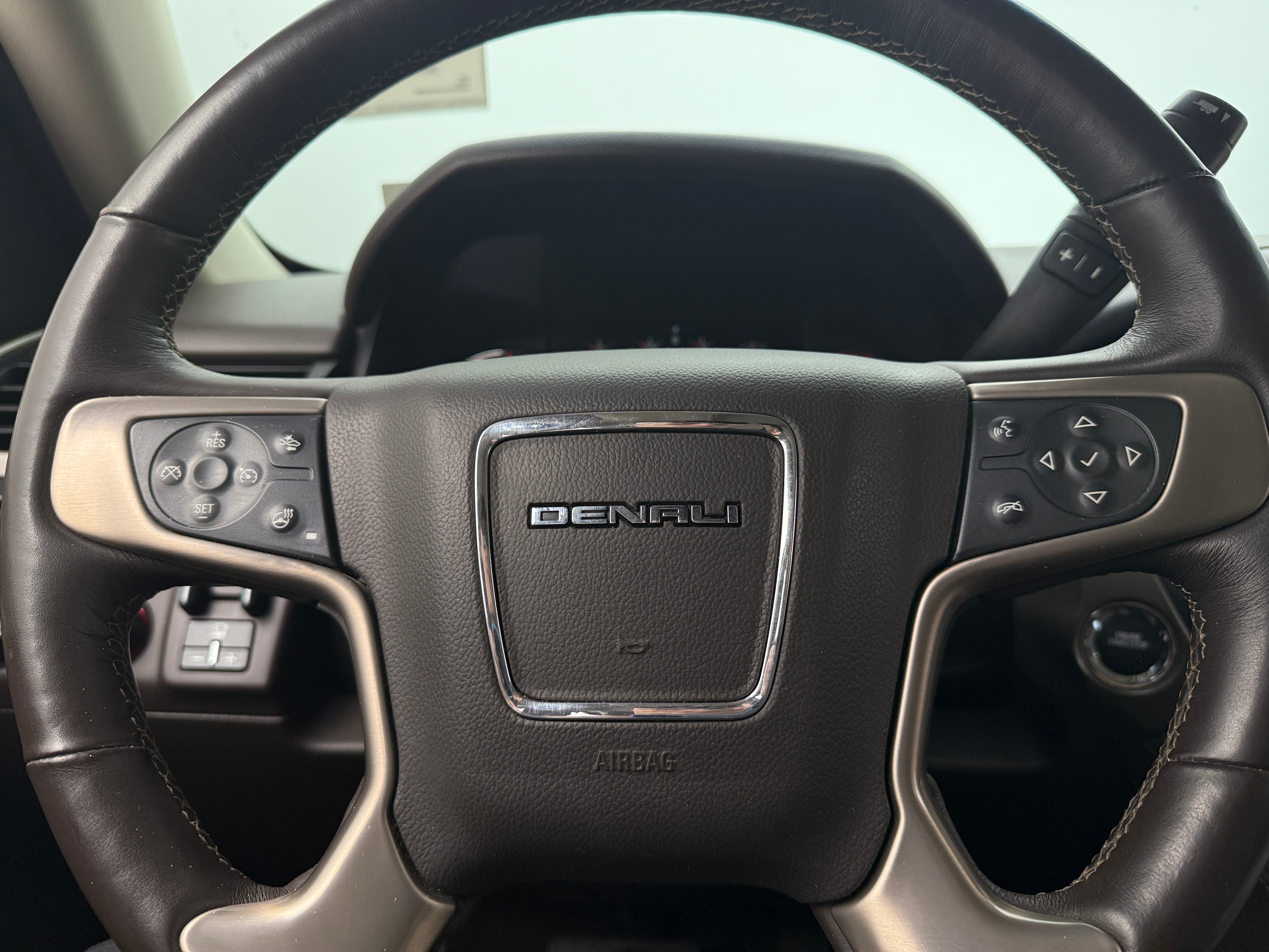 2016 GMC Yukon Denali 4