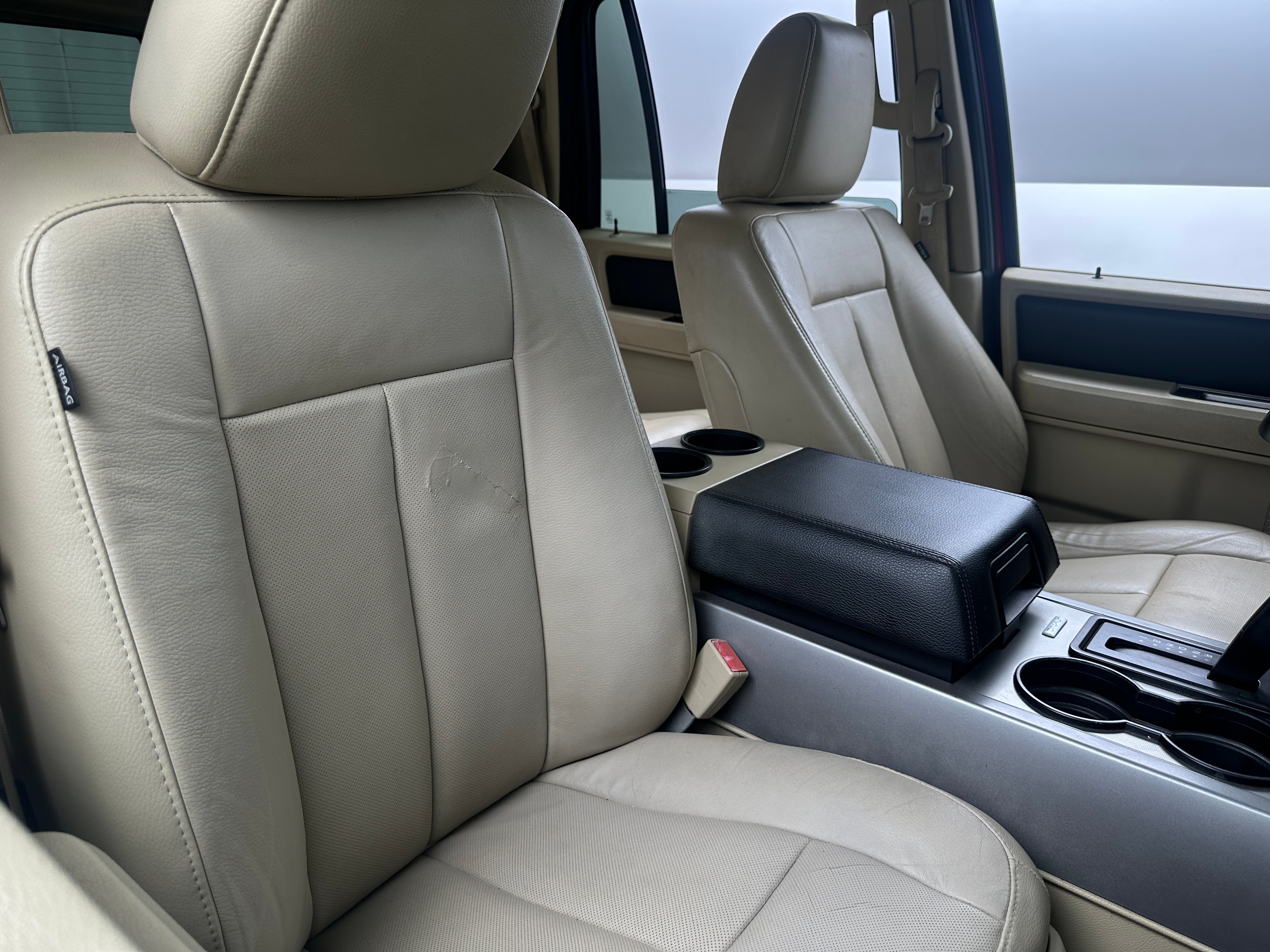 2016 Ford Expedition XLT 2