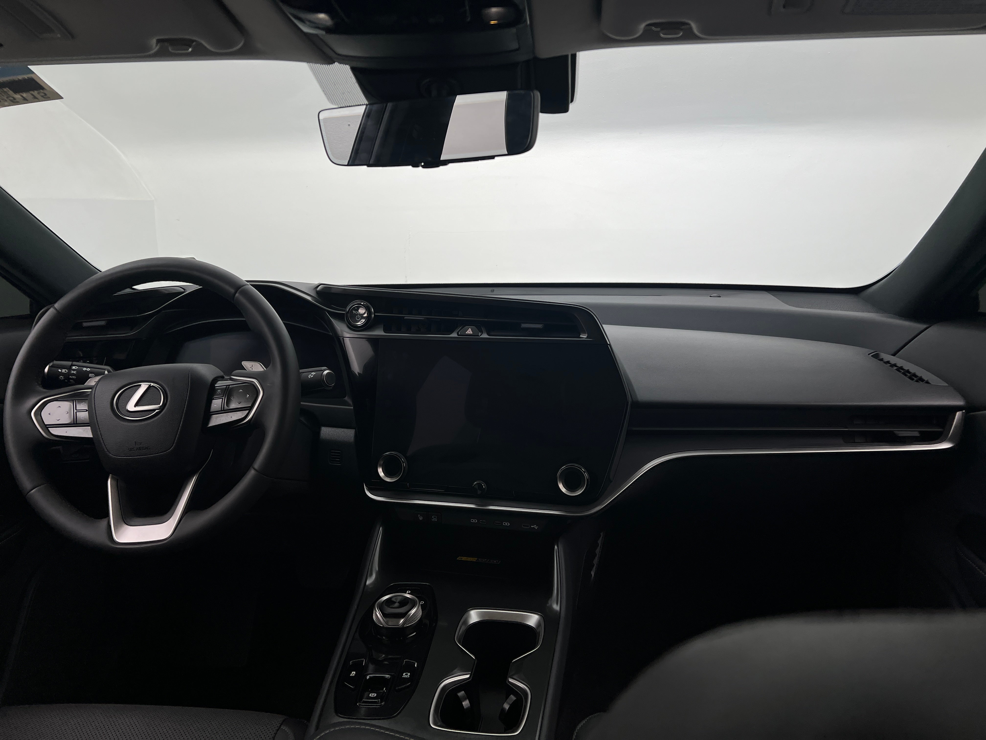 2023 Lexus RZ 450e 3