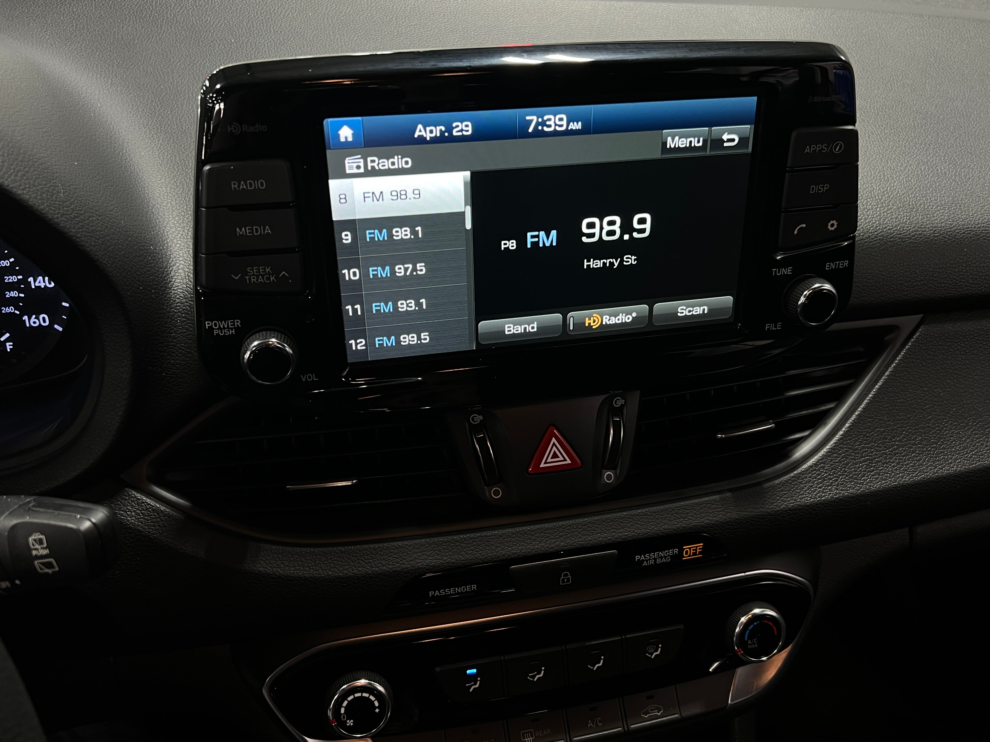 2019 Hyundai Elantra Base 4