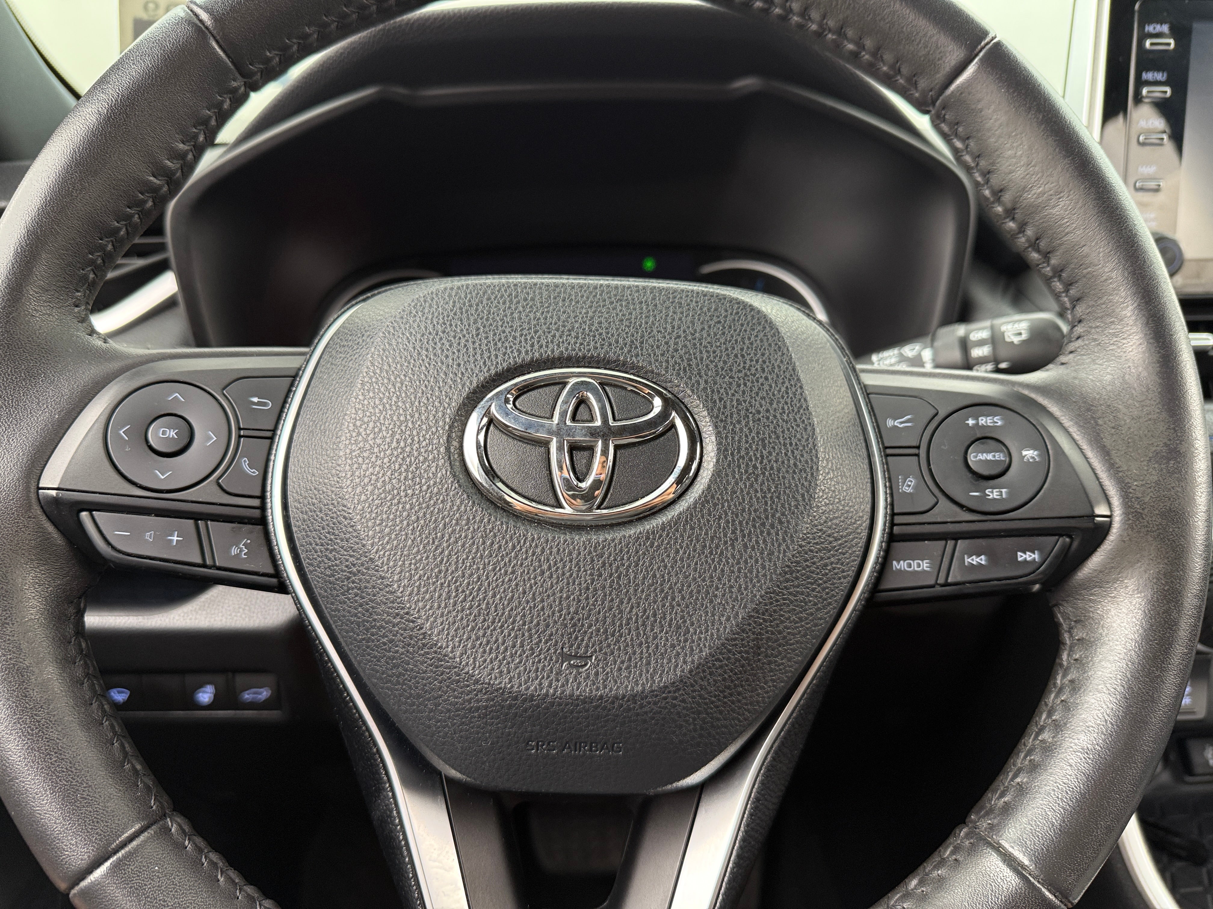 2021 Toyota RAV4 XSE 4