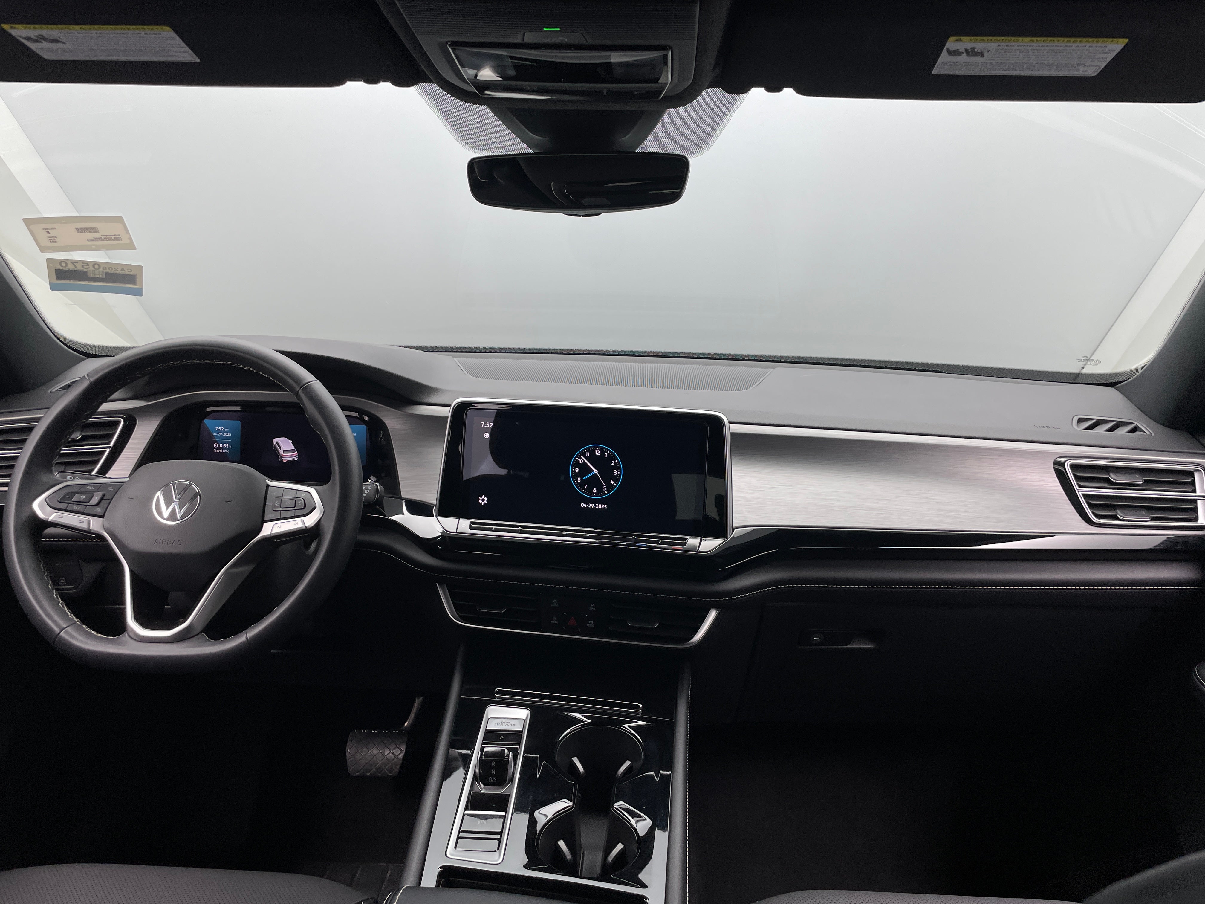 2024 Volkswagen Atlas SE 2