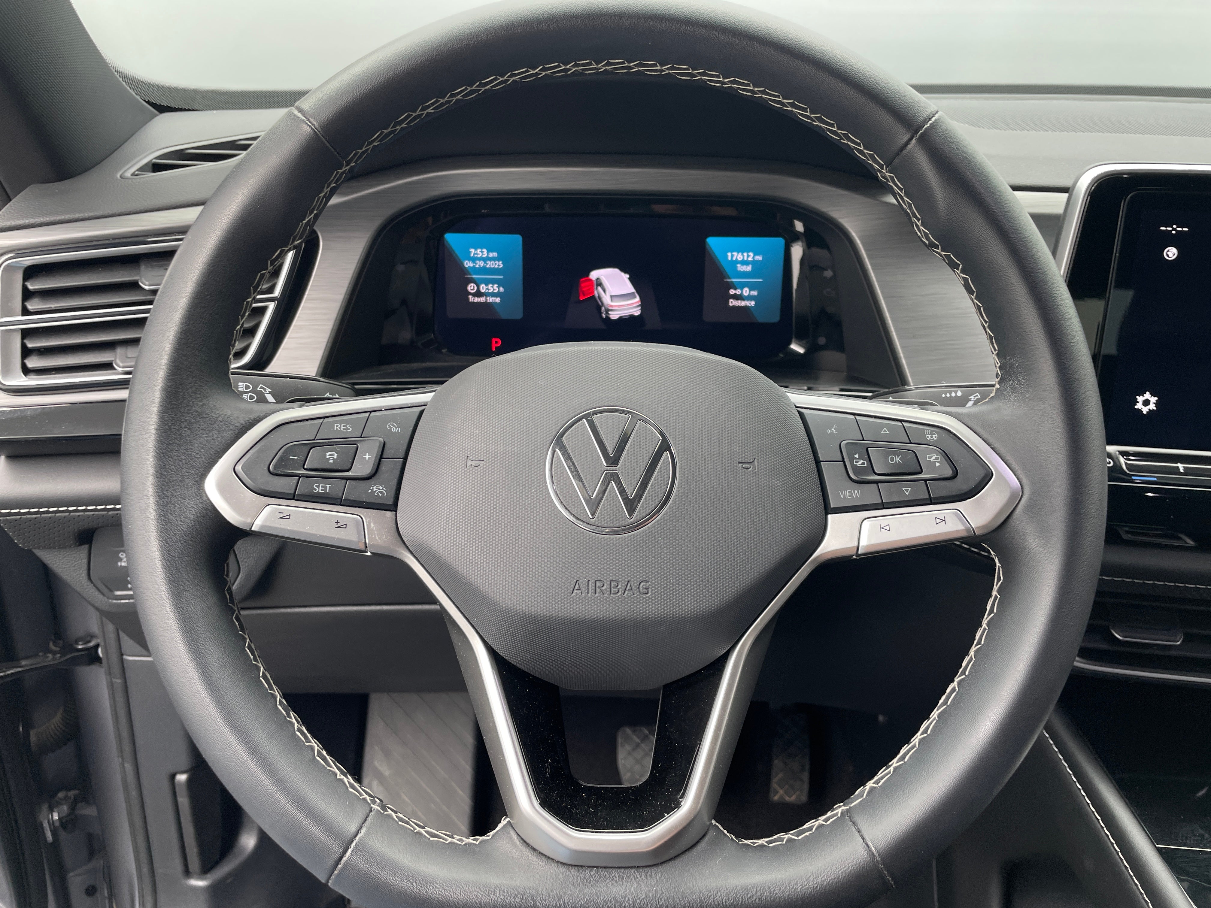 2024 Volkswagen Atlas SE 4