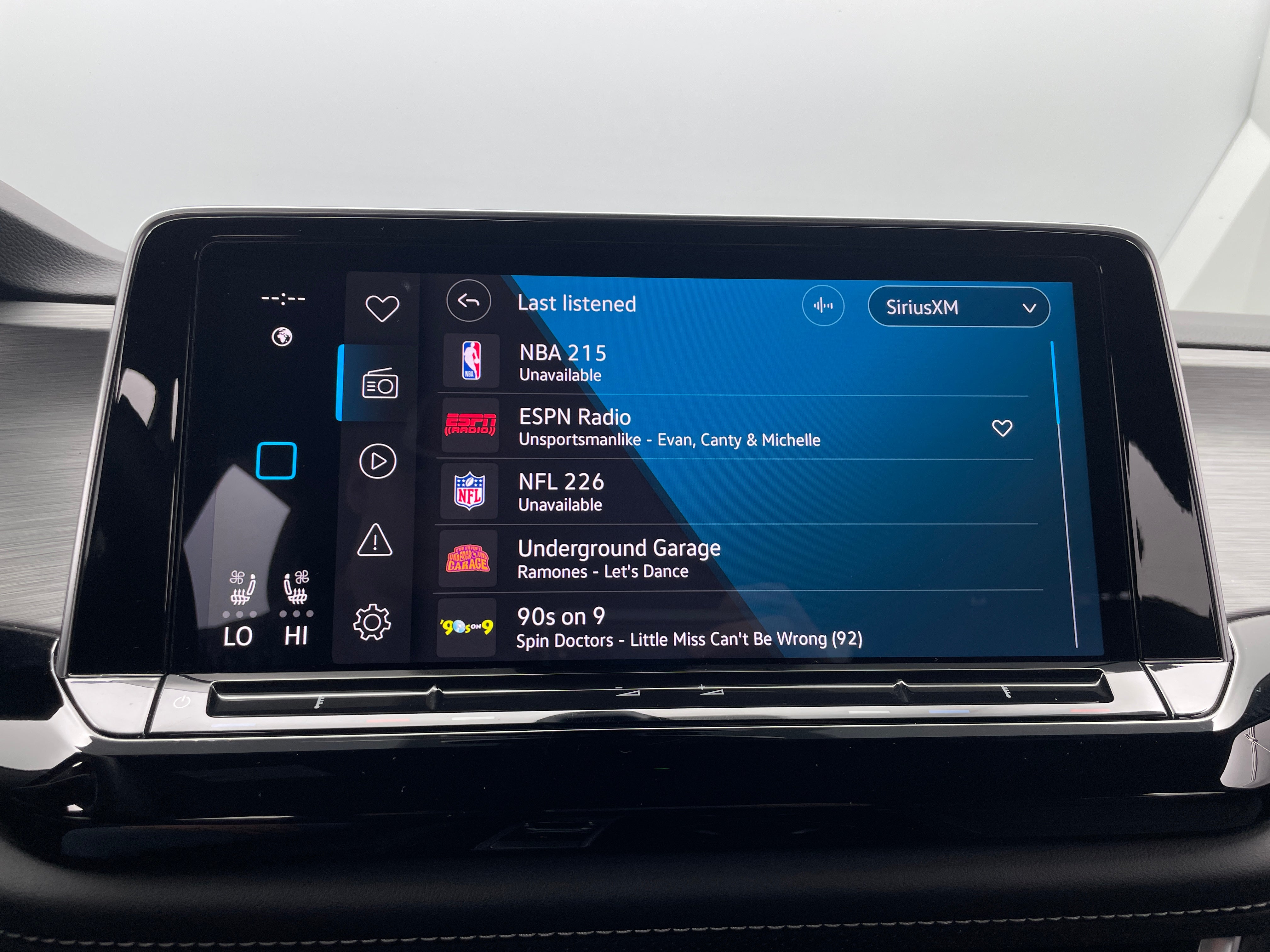 2024 Volkswagen Atlas SE 3