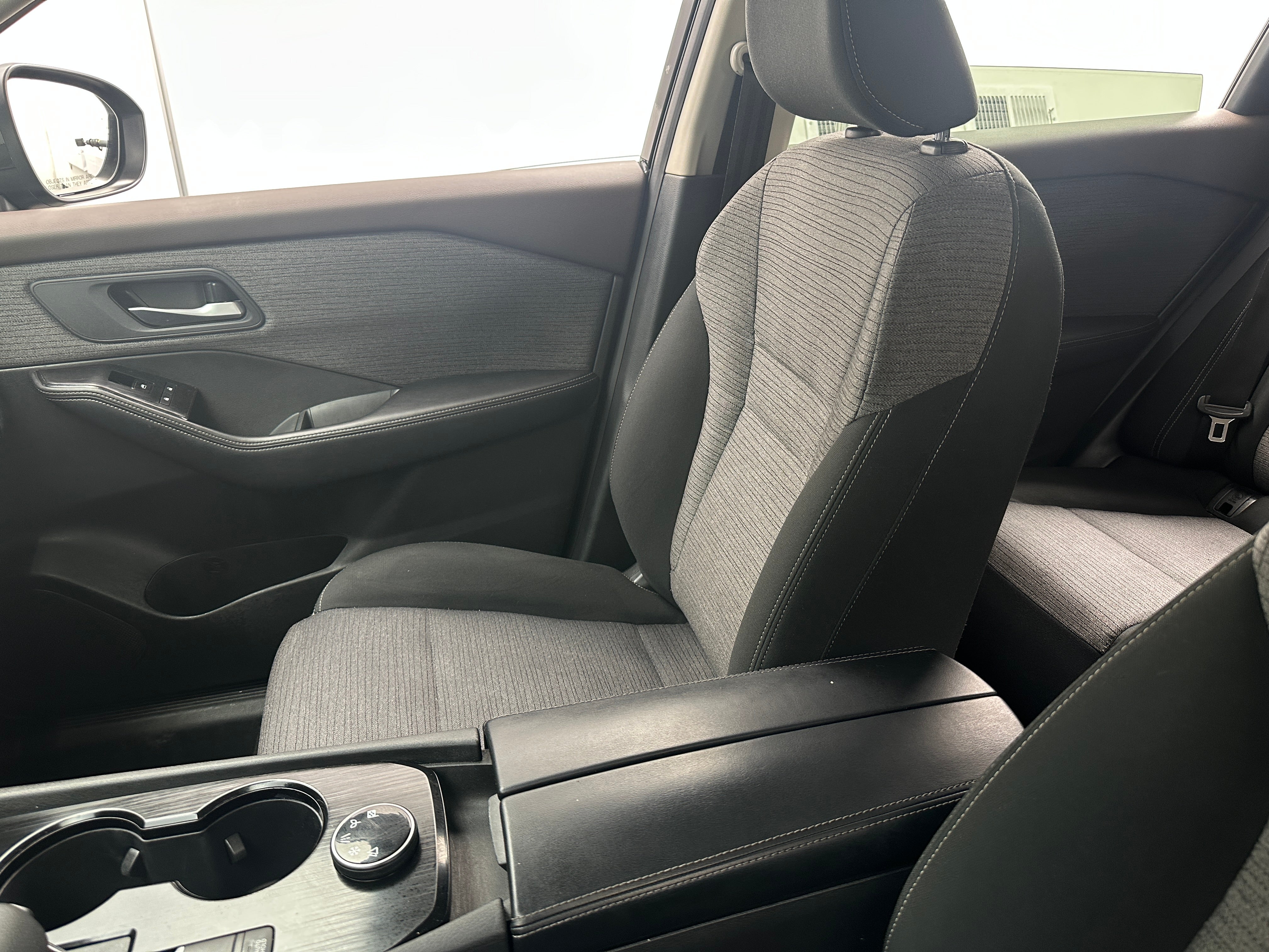 2023 Nissan Rogue SV 2