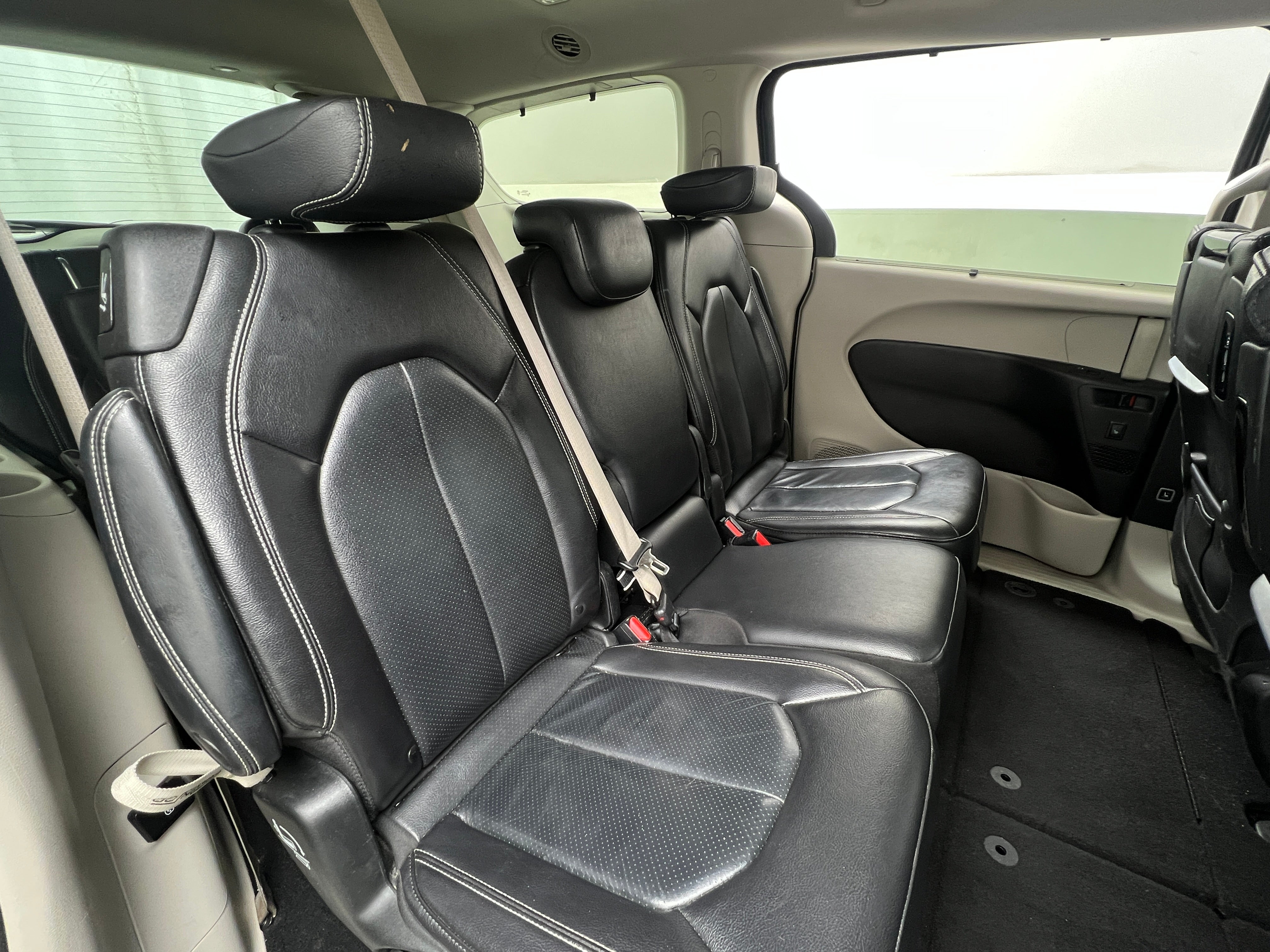 2022 Chrysler Pacifica Touring L 5