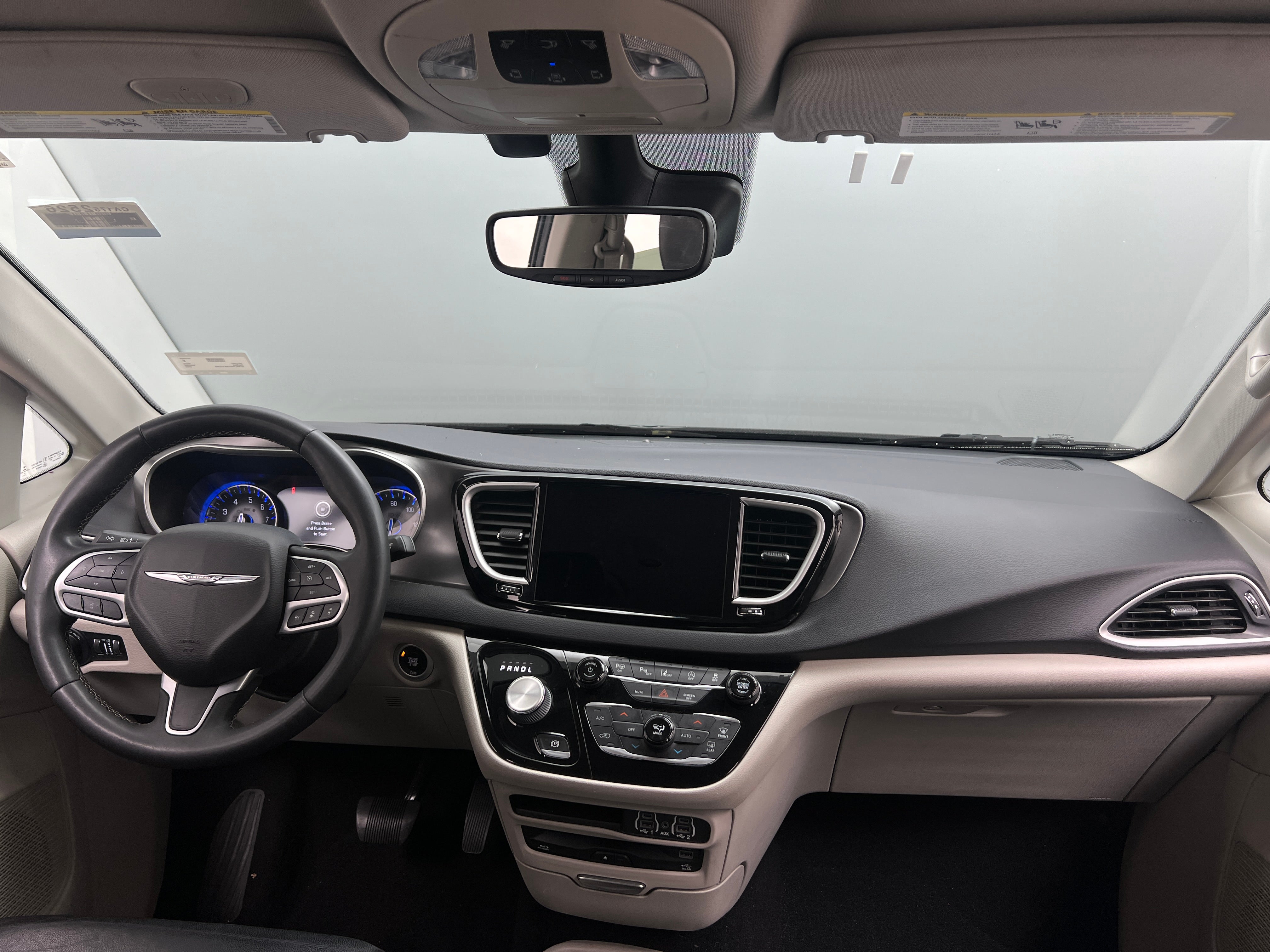 2022 Chrysler Pacifica Touring L 2