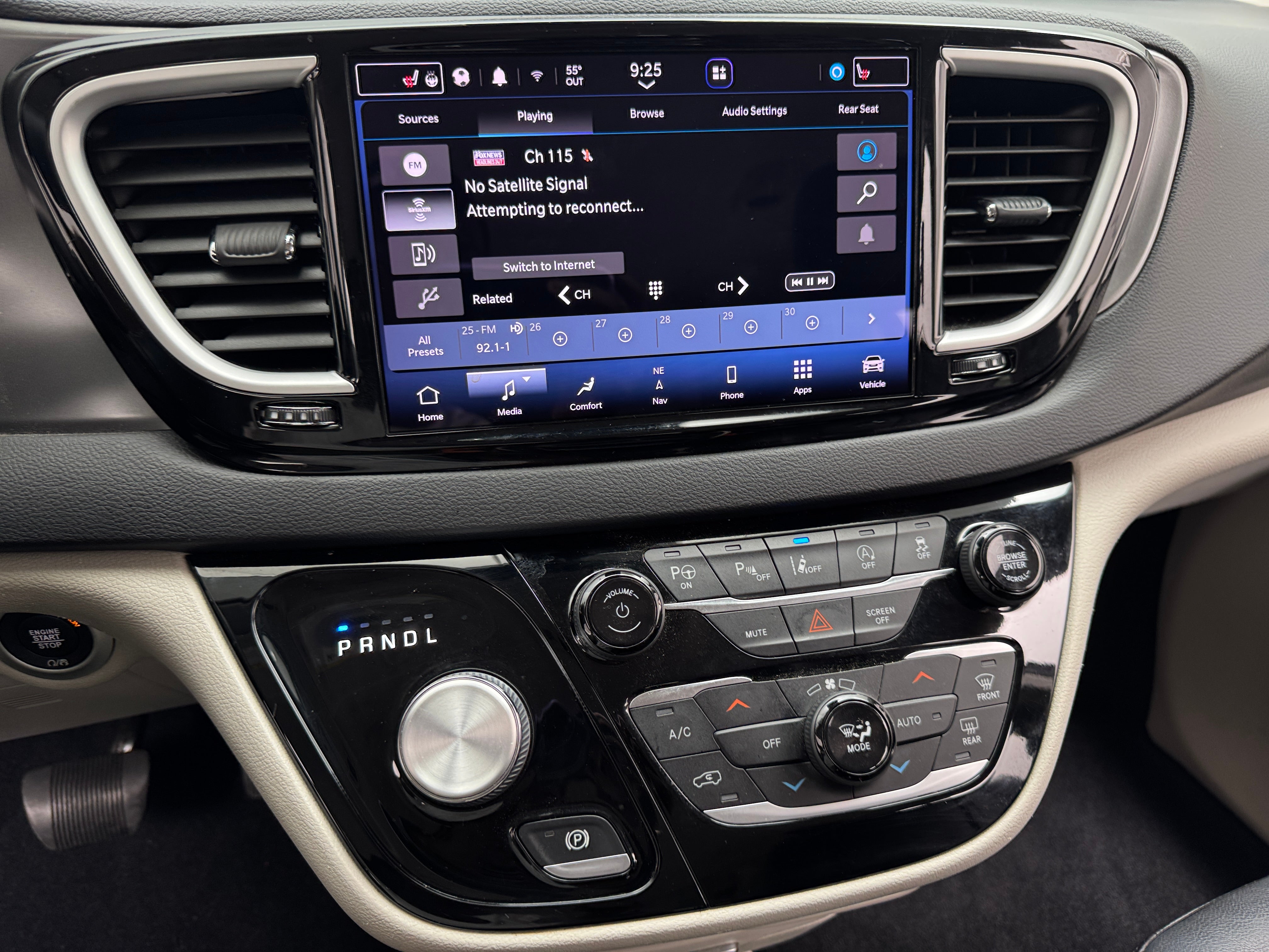 2022 Chrysler Pacifica Touring L 3