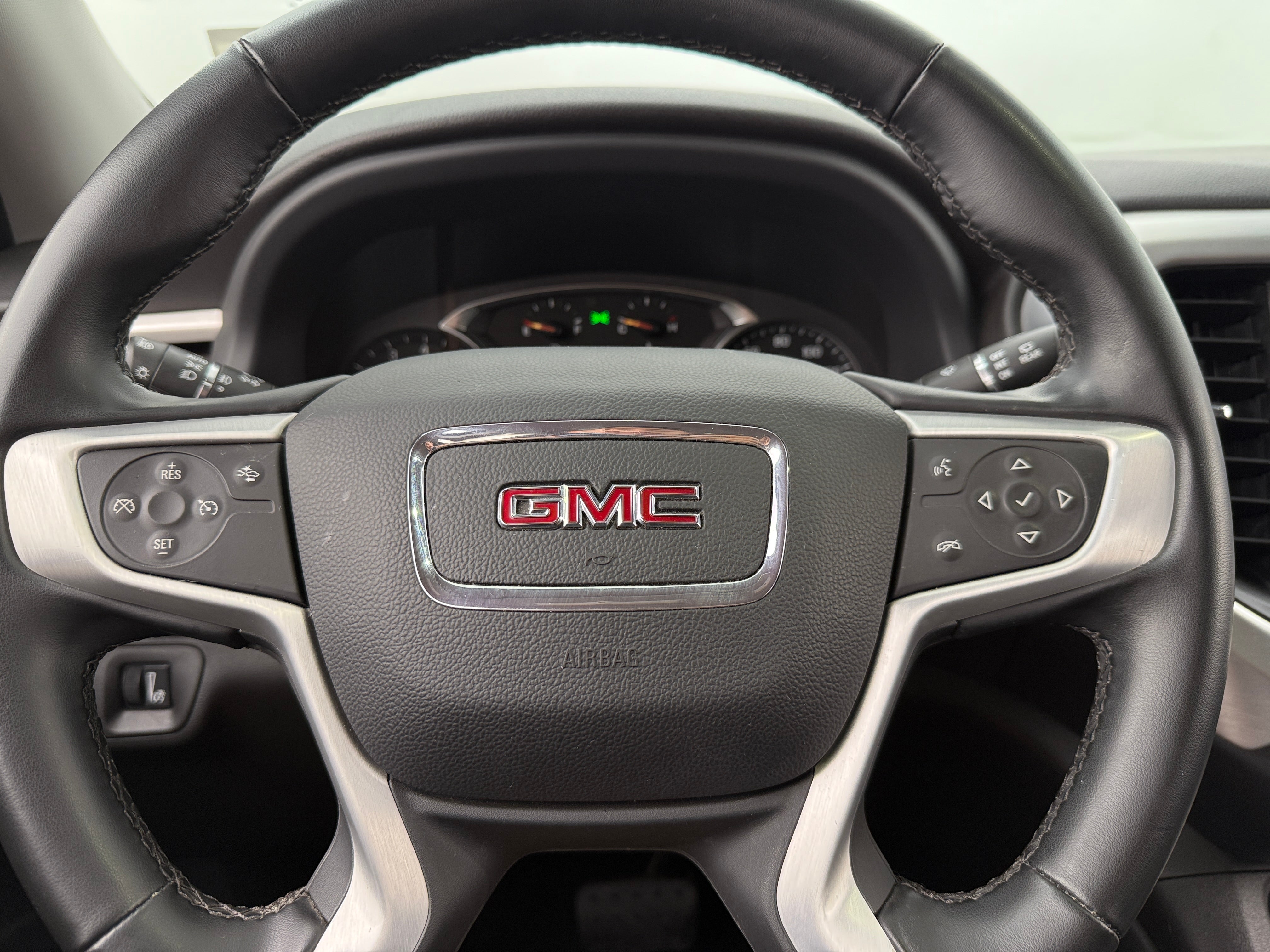 2023 GMC Acadia SLT 5