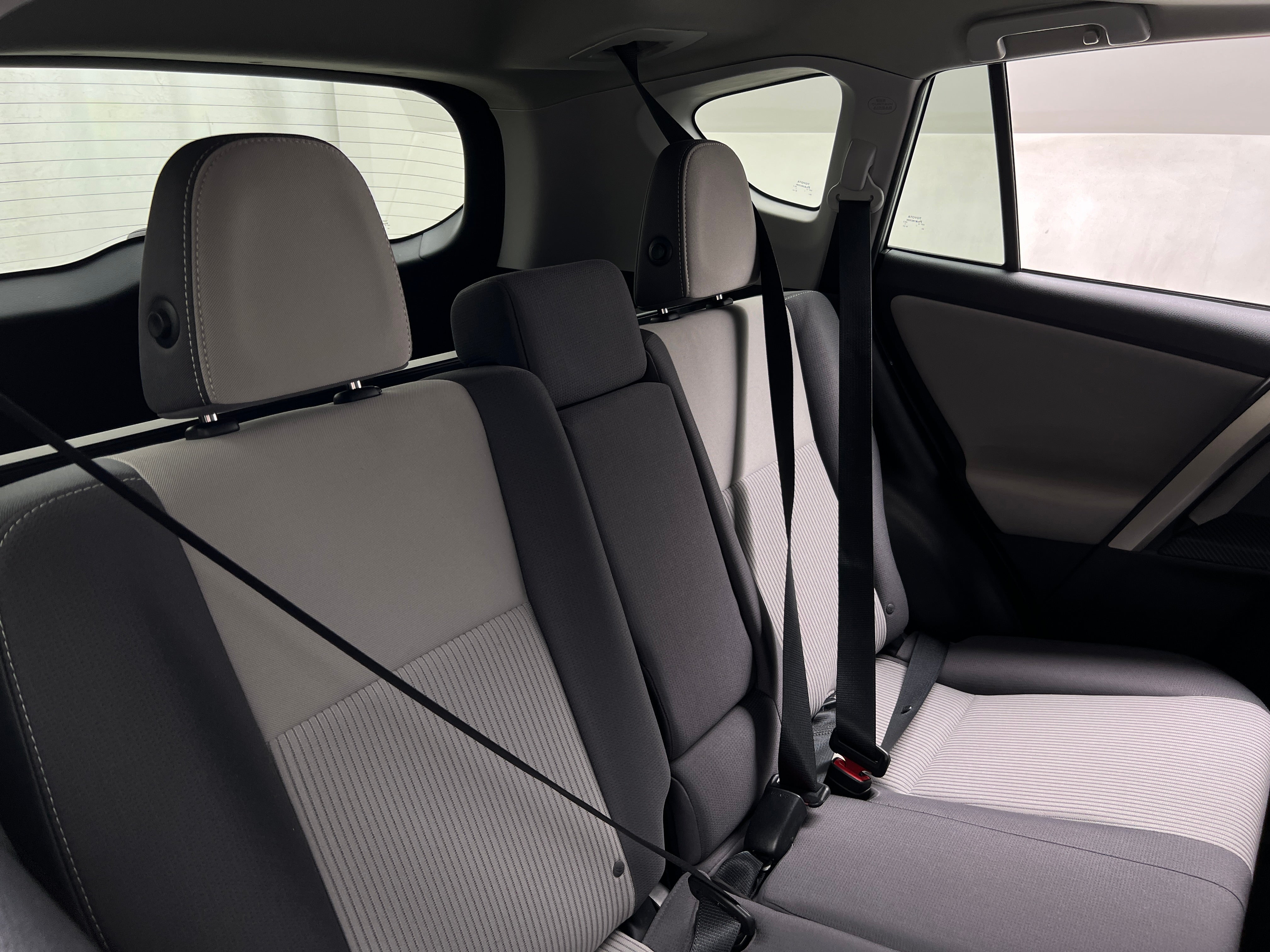 2015 Toyota RAV4 XLE 6