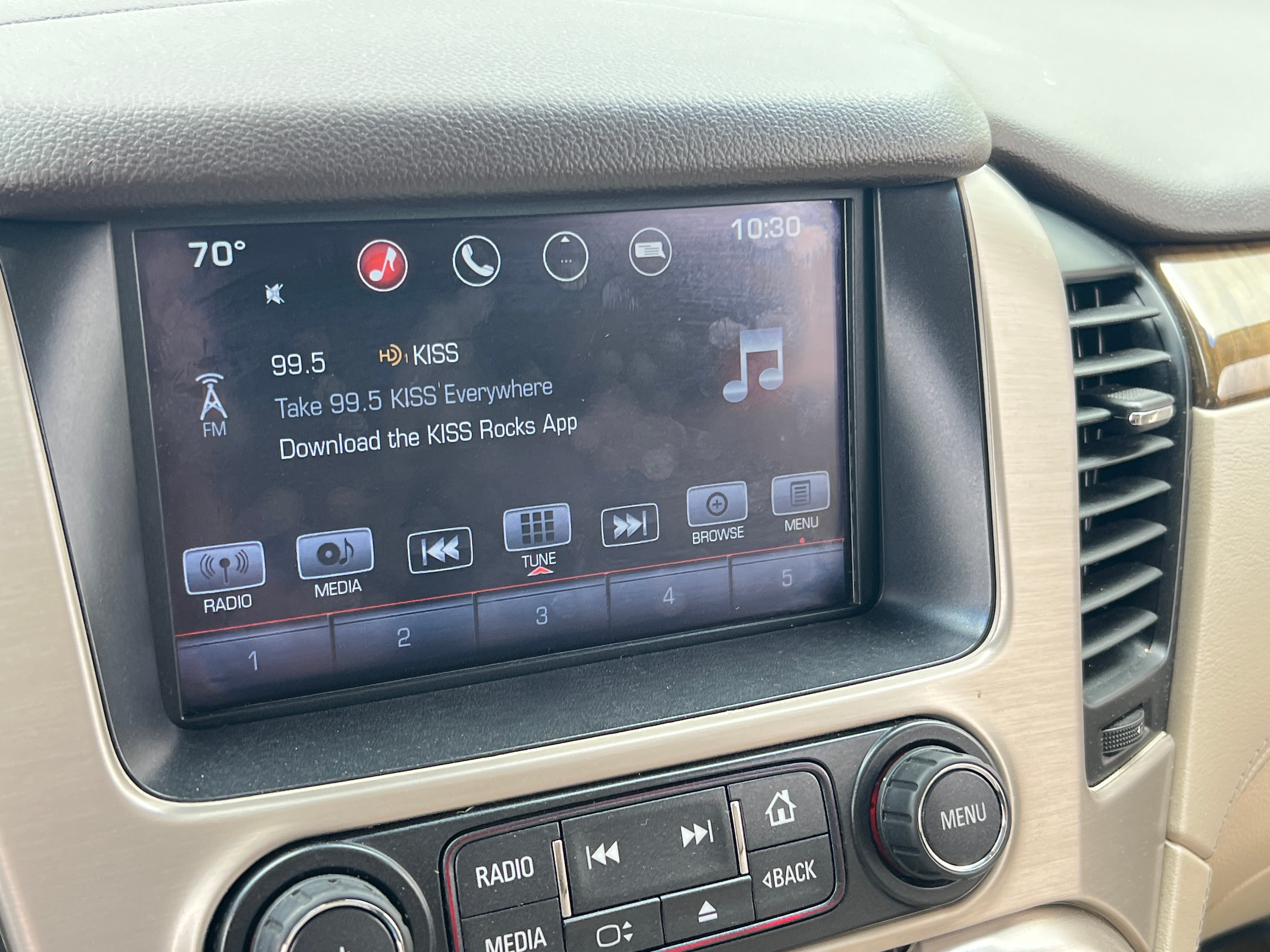 2016 GMC Yukon Denali 3