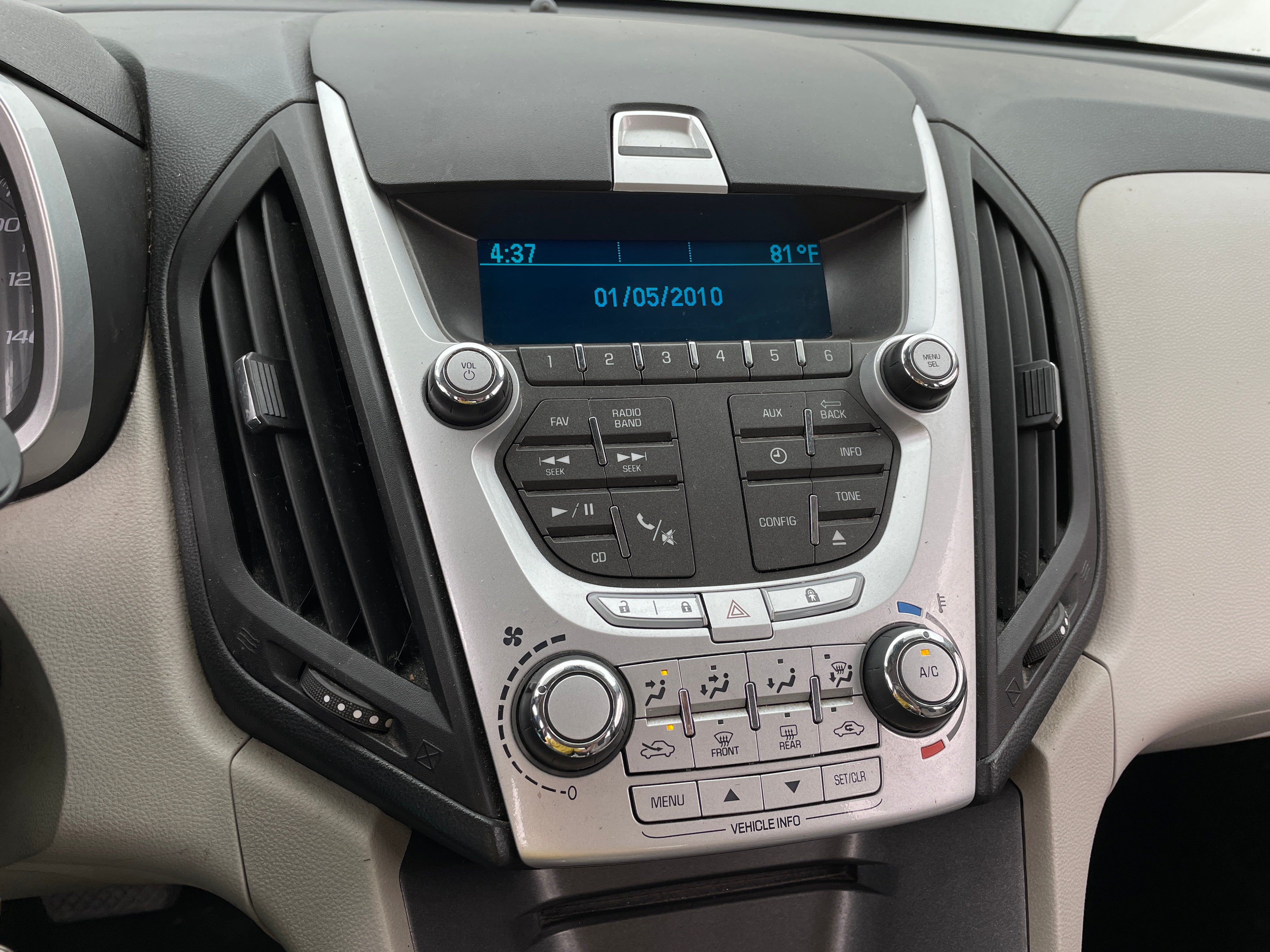 2015 Chevrolet Equinox LS 4