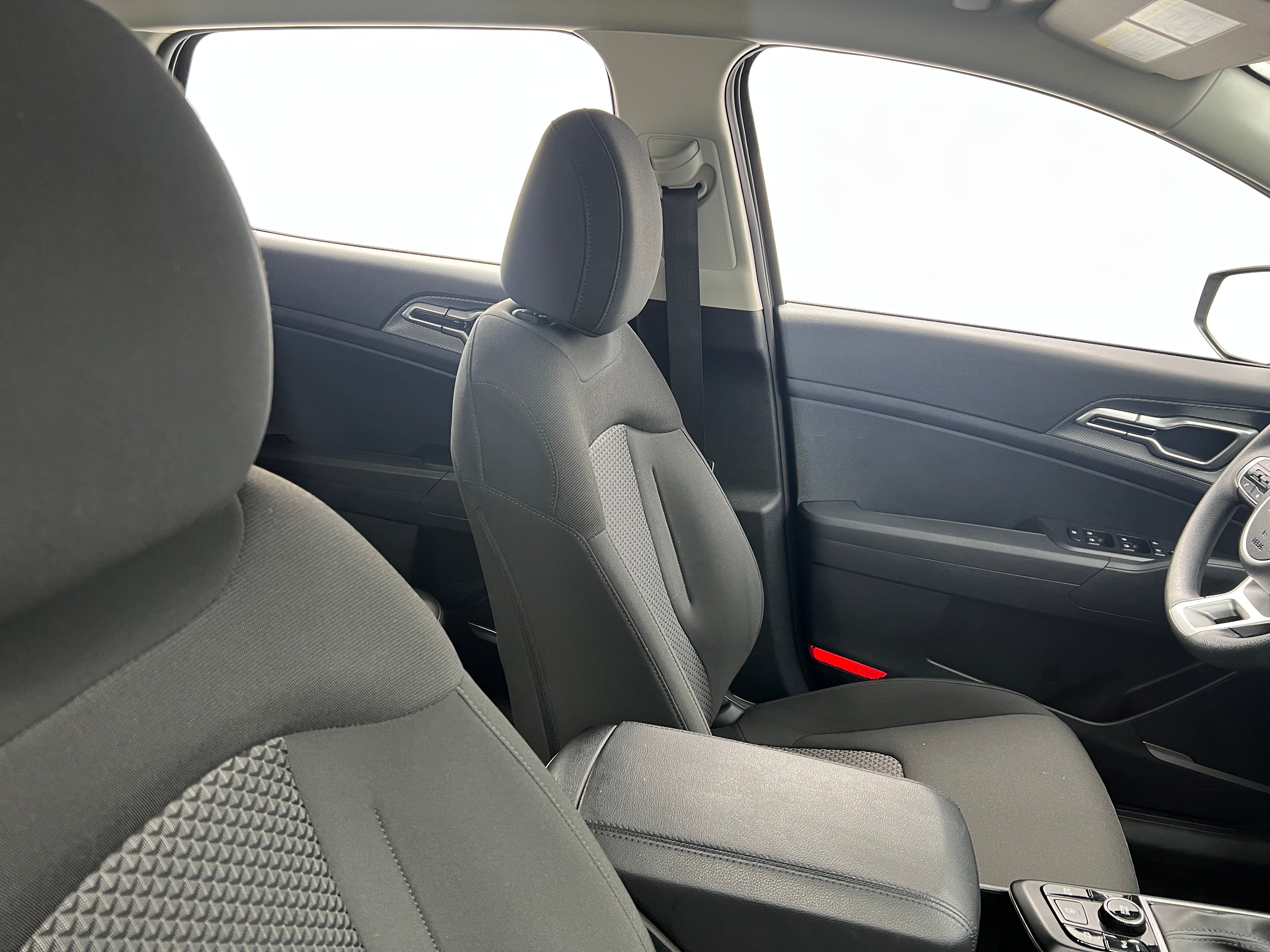 2024 Kia Sportage LX 2
