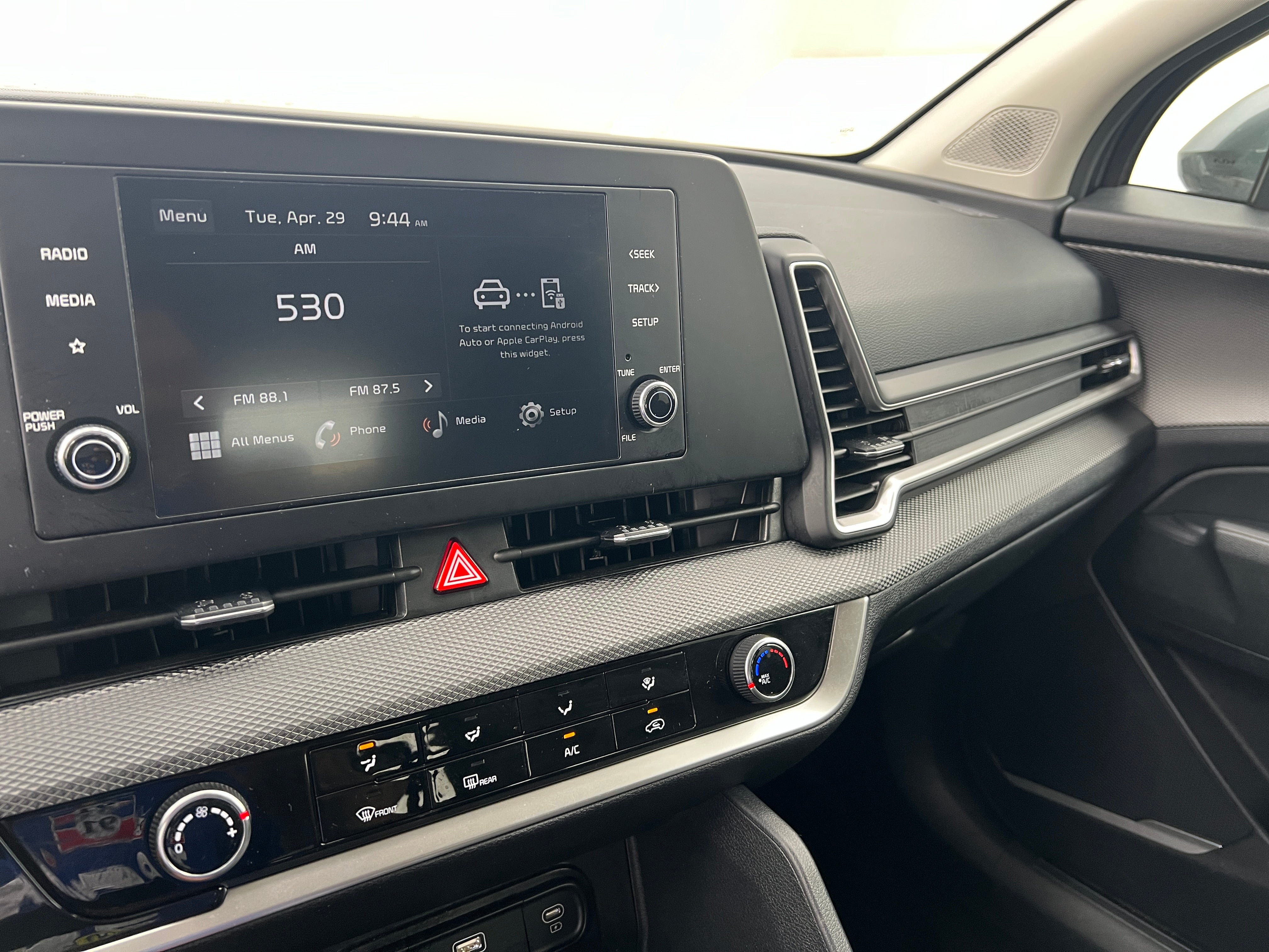 2024 Kia Sportage LX 4