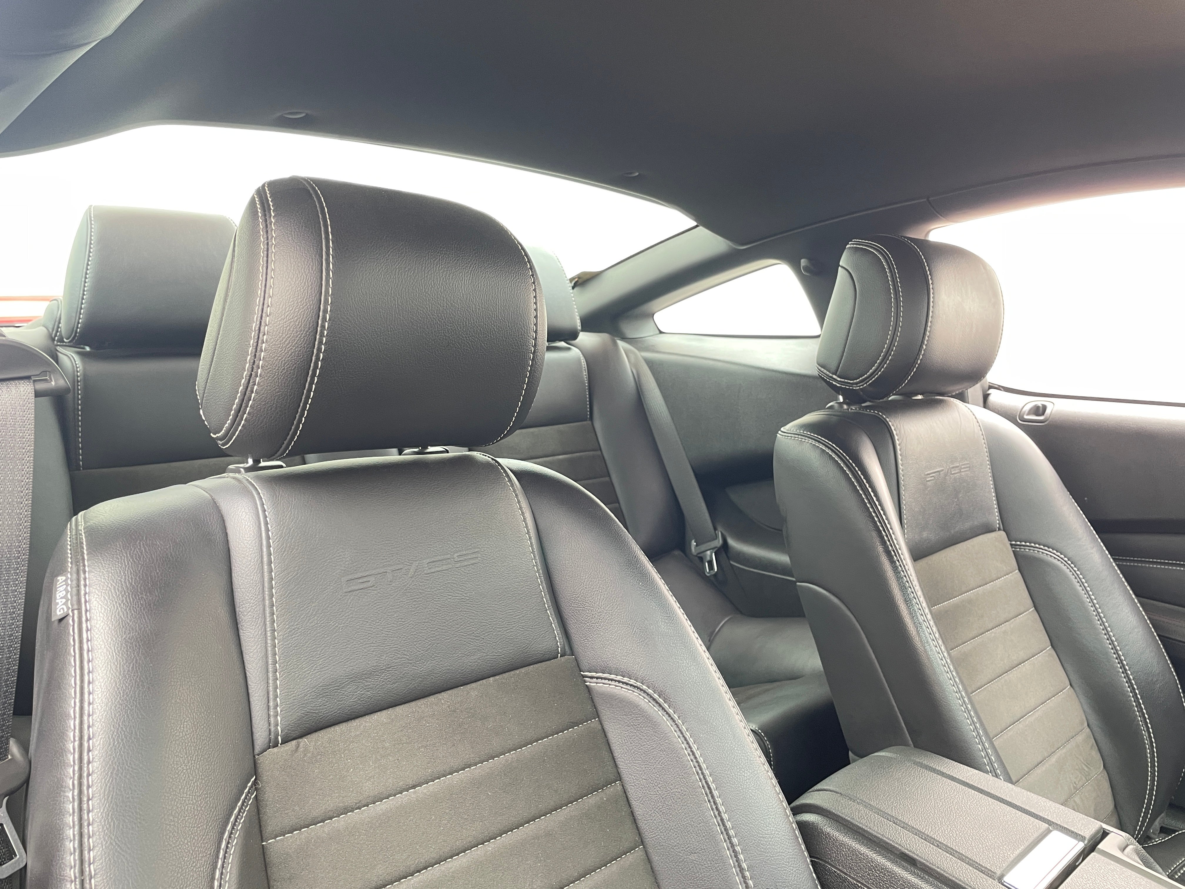 2013 Ford Mustang GT Premium 2