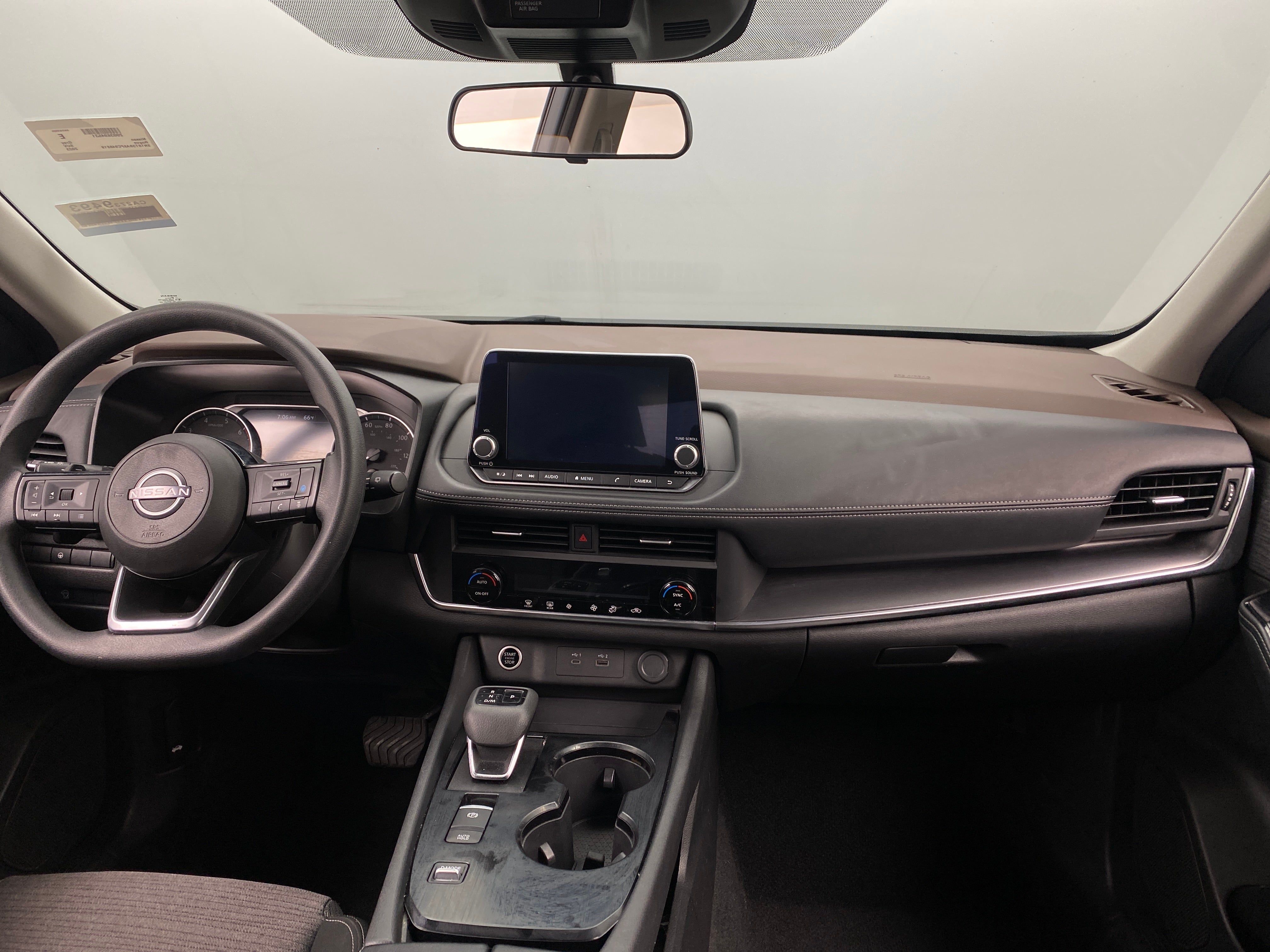 2023 Nissan Rogue SV 3