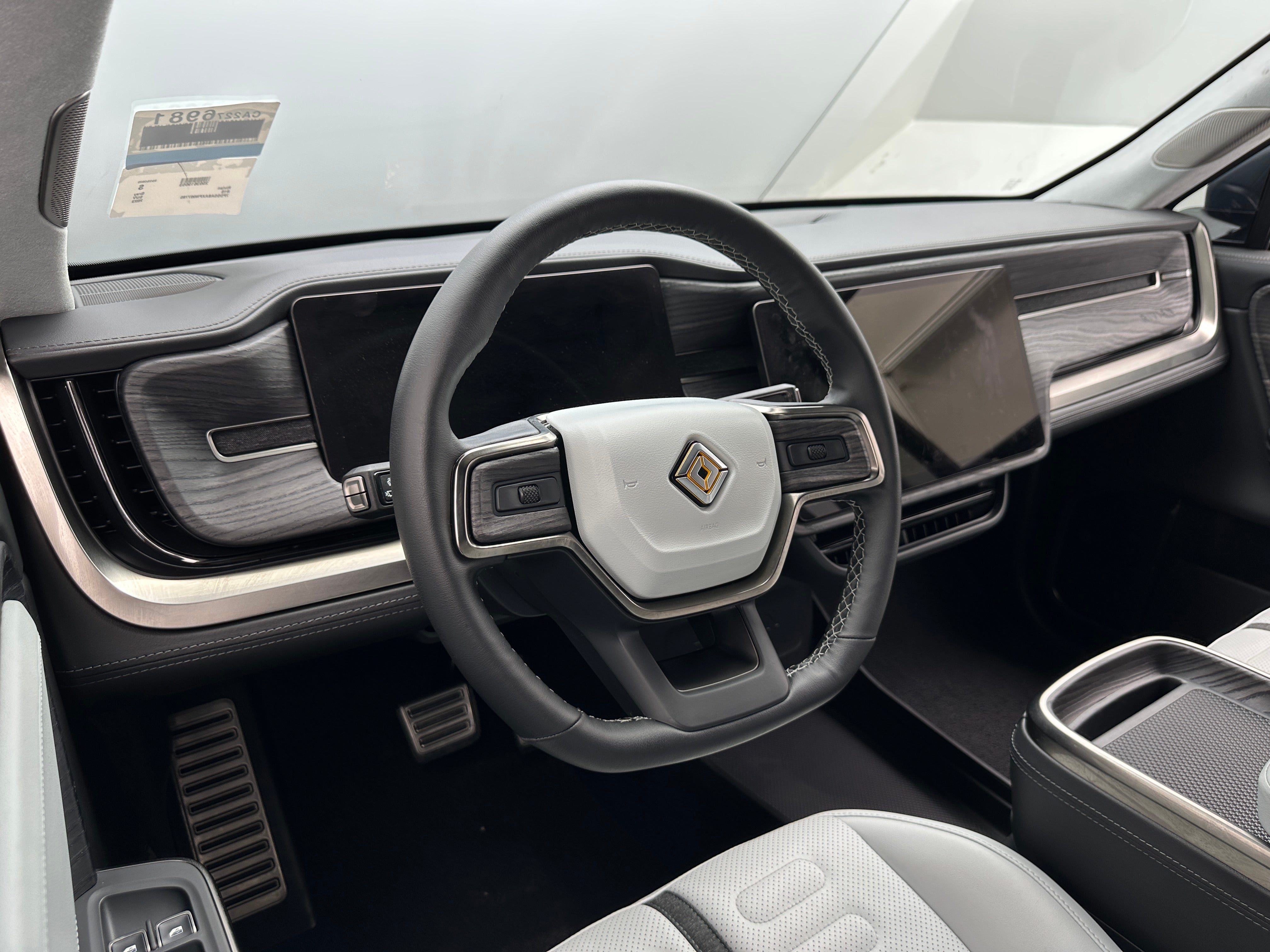 2023 Rivian R1S Adventure 2