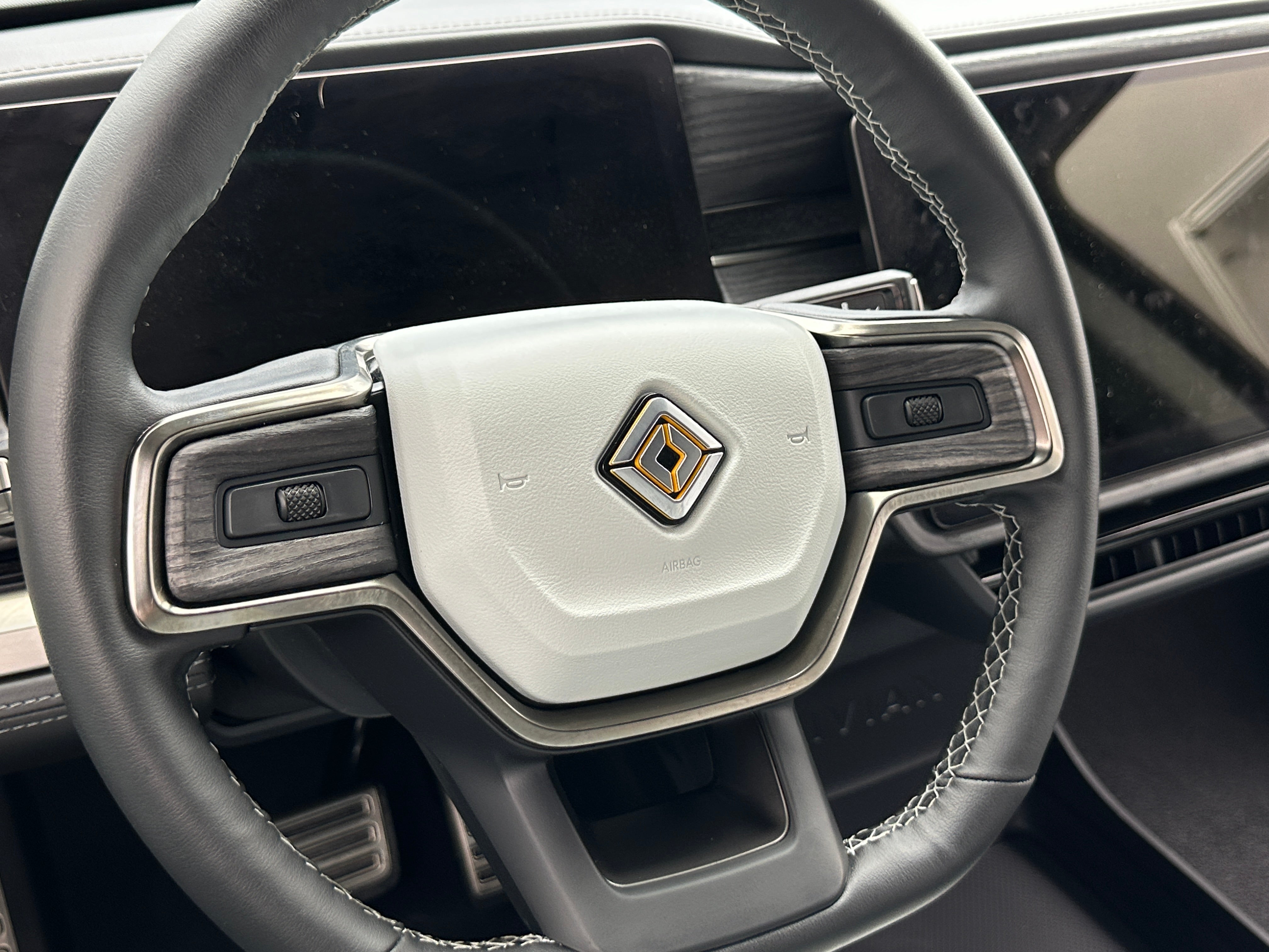 2023 Rivian R1S Adventure 3